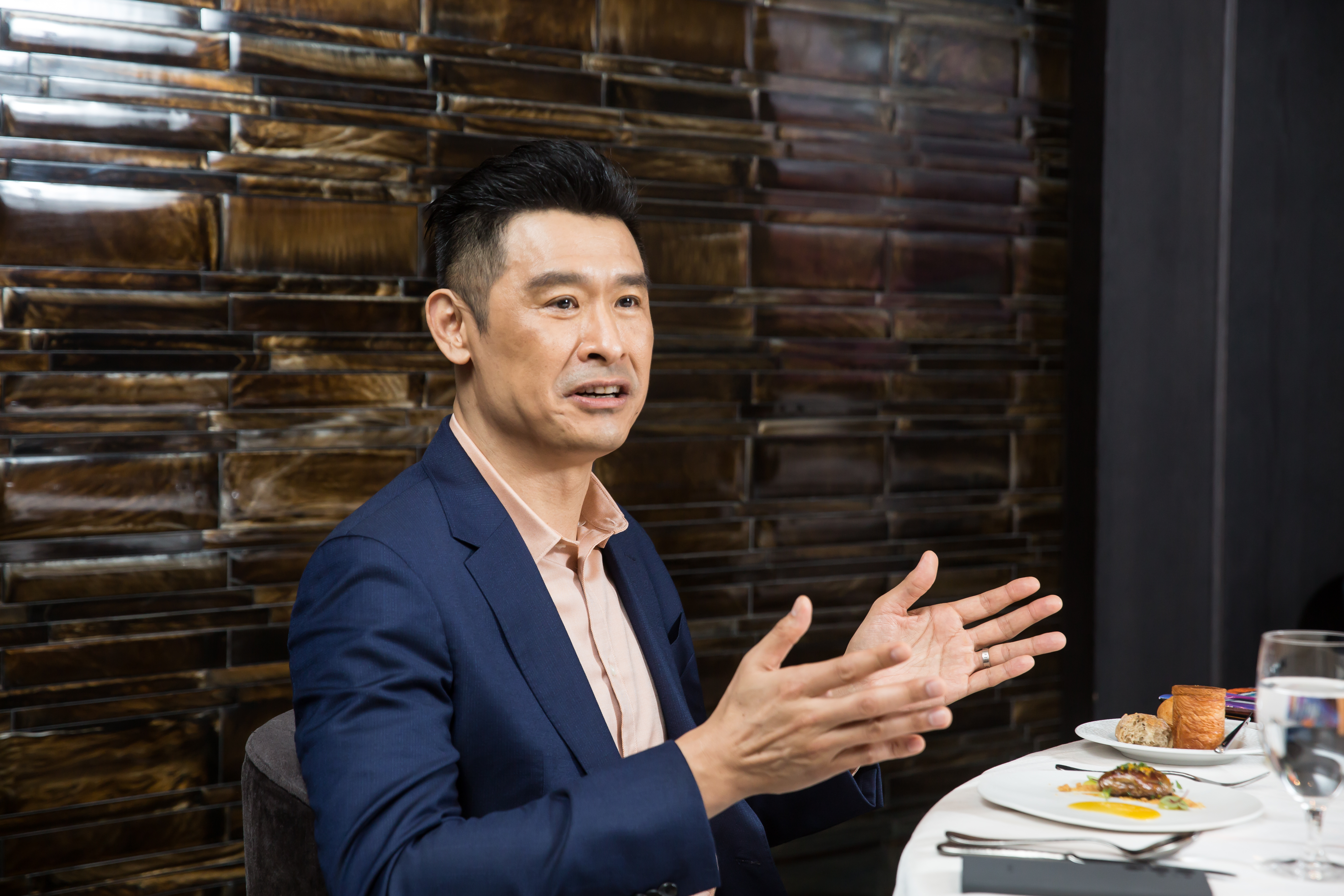 Ionex挑戰坐二望一，柯勝峯祭出業界罕見的「超錢補貼」大搶客。