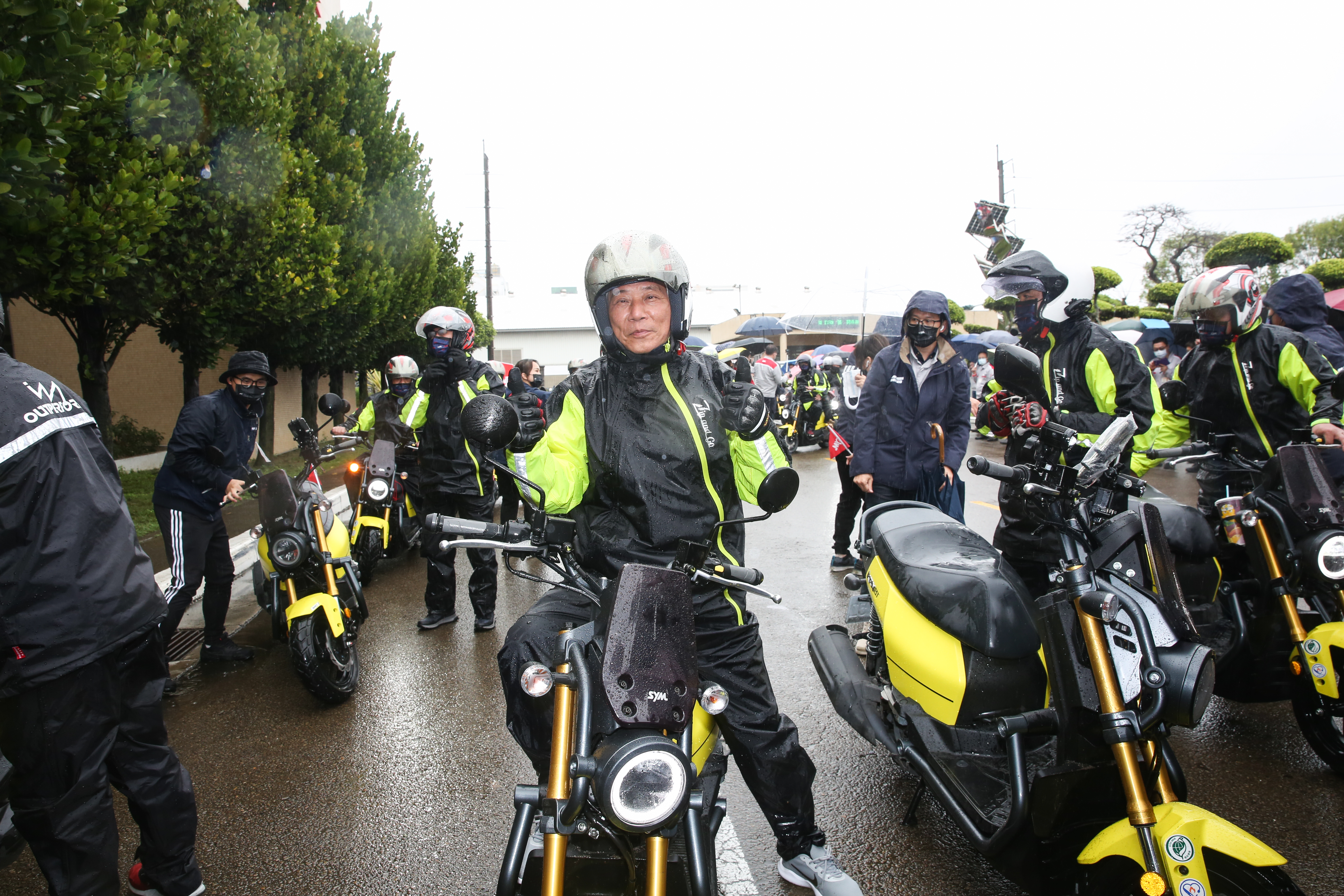 吳清源6天環島，直呼：「我完成台灣四極點環島了。」