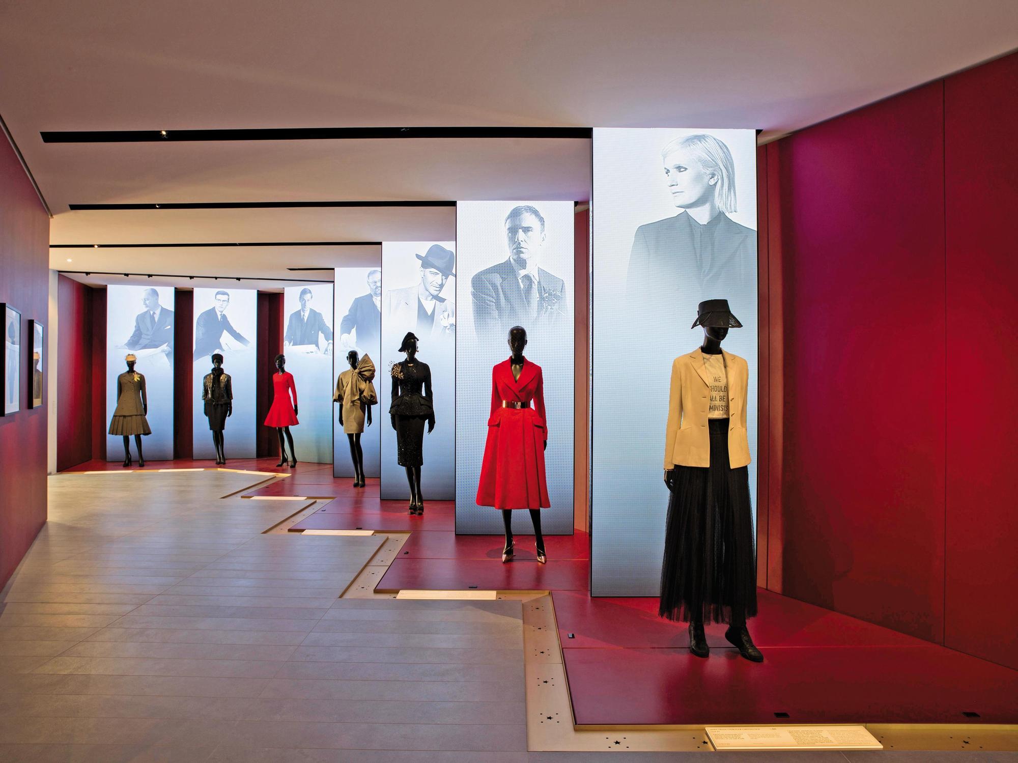 蒙田大道30號歷經75年的發展，藉此次修繕工程加入了 La Galerie Dior（迪奧藝廊），這個原創展覽空間記錄Christian Dior及 6 位繼任者的作品。