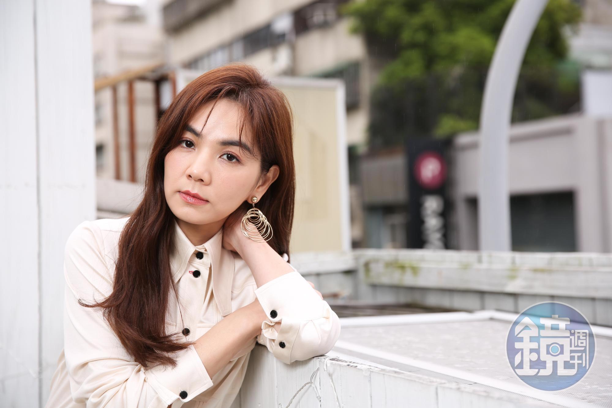 見到好姐妹Selina如今沉醉在幸福戀愛裡,Ella為她感到無比開心。