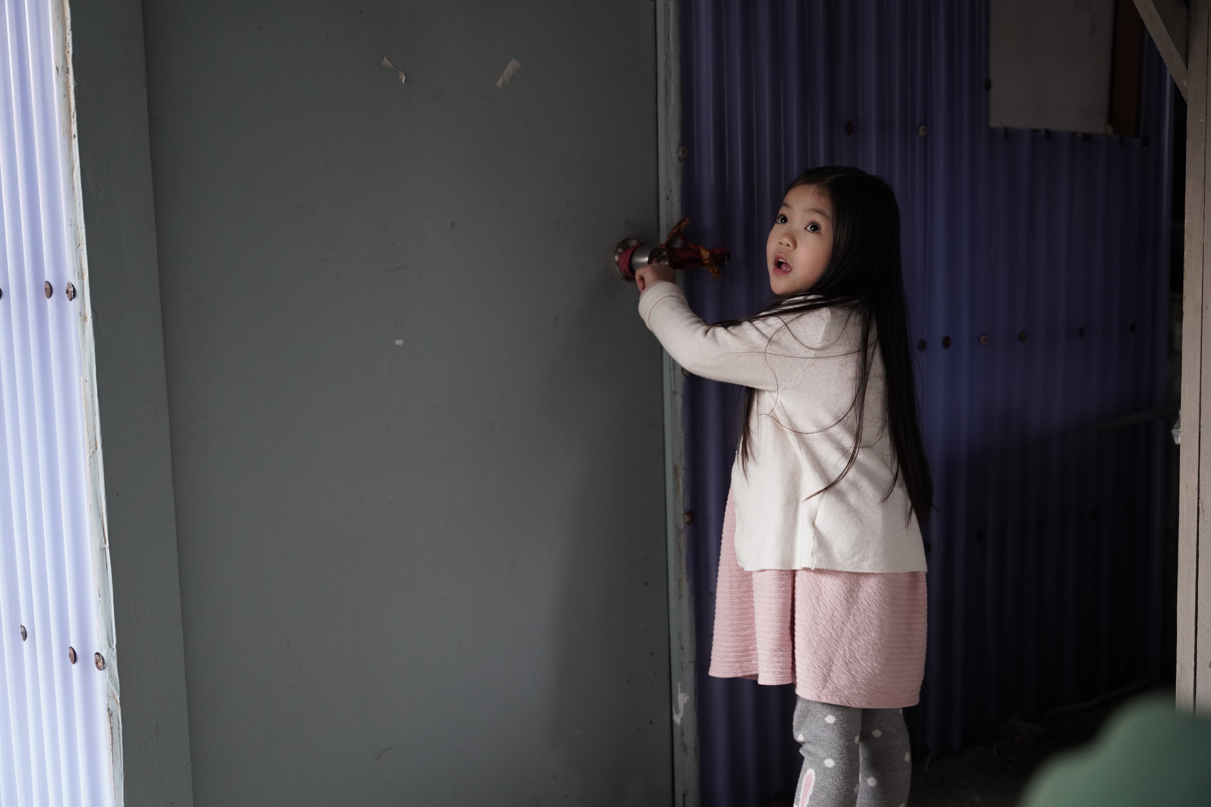 《咒》當中飾演女兒朵朵的小童星黃歆庭表現搶眼。（牽猴子提供）