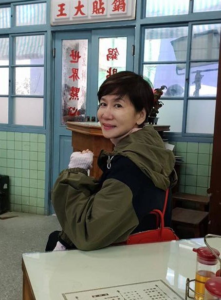 陳藹玲投身公益事業多年,形象十分正面。(翻攝陳藹玲臉書)