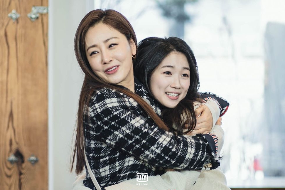 金惠奫與吳娜拉繼夯劇《SKY Castle天空之城》後，在《第六感3》再聚首。（愛奇藝國際站提供）