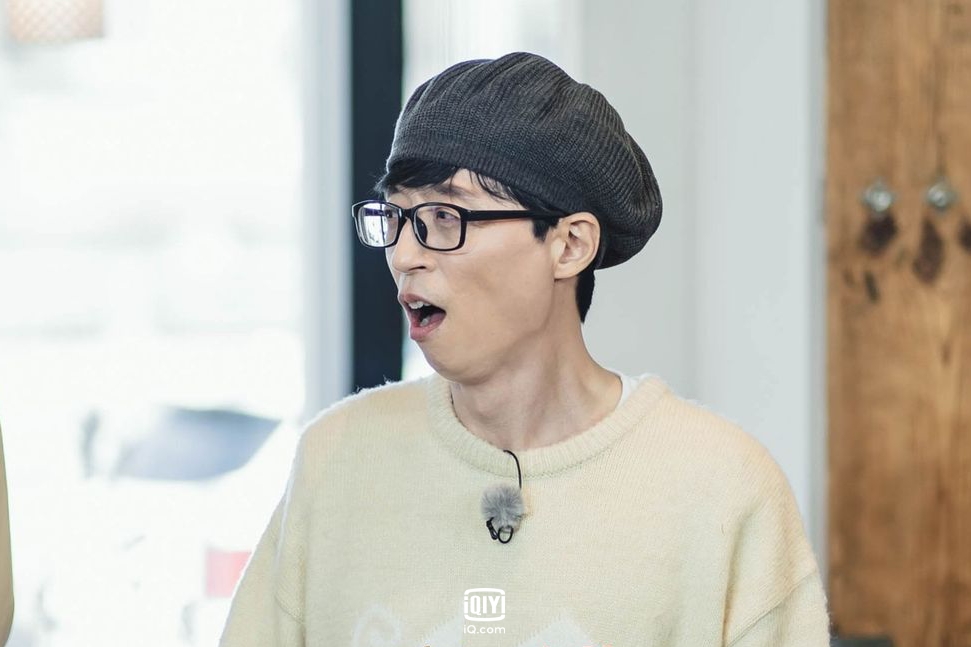 劉在錫口誤將Six說成Sex,被主持群狂吐嘈。(愛奇藝國際站提供)