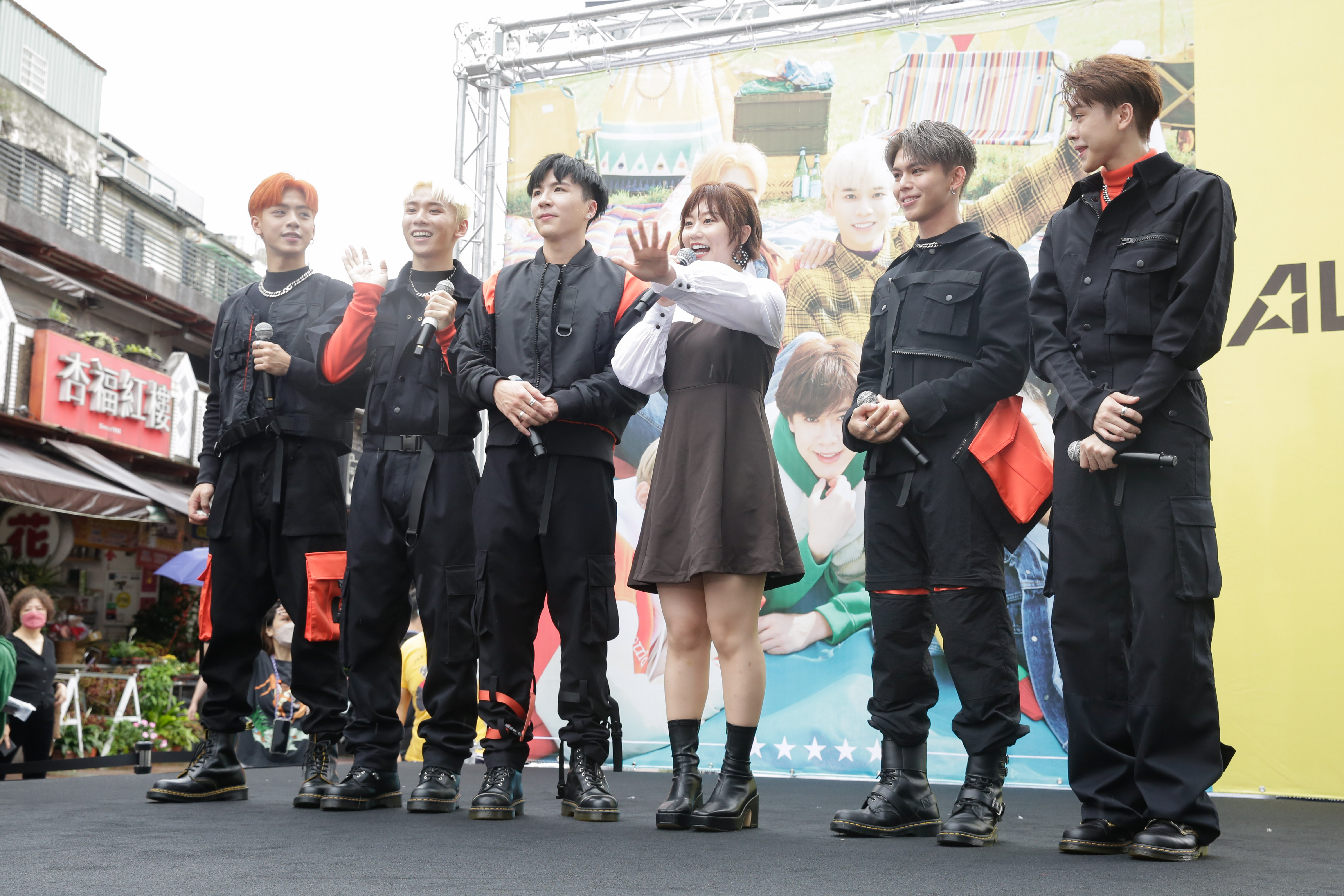 ALL IN 5的男孩們現場使出渾身解數，向焦凡凡告白示愛。