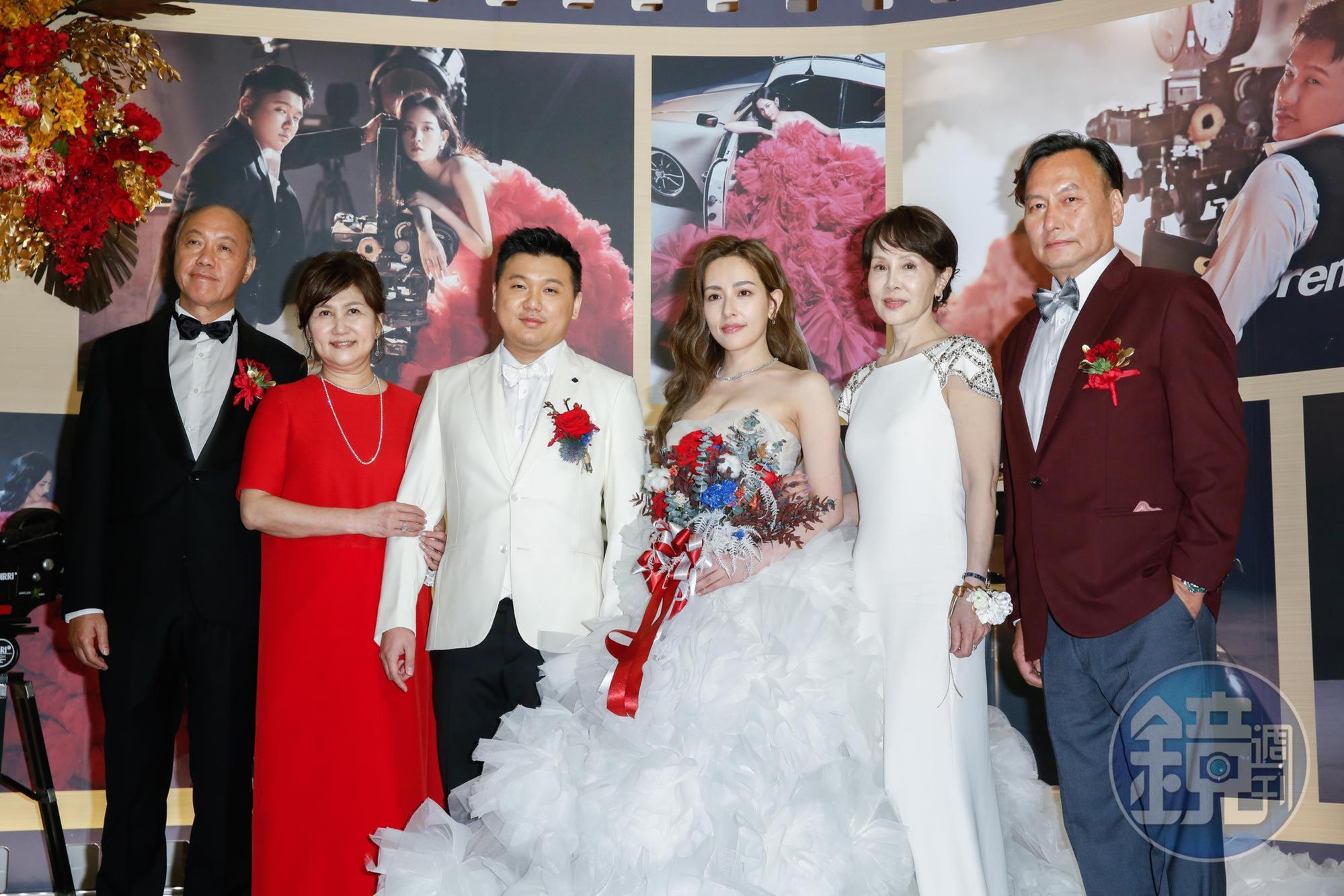 新郎王鼎霖是製作人王鈞、經紀人丘秀珠之子,丁巧唯則有導演爸丁仰國、星媽林秀君。