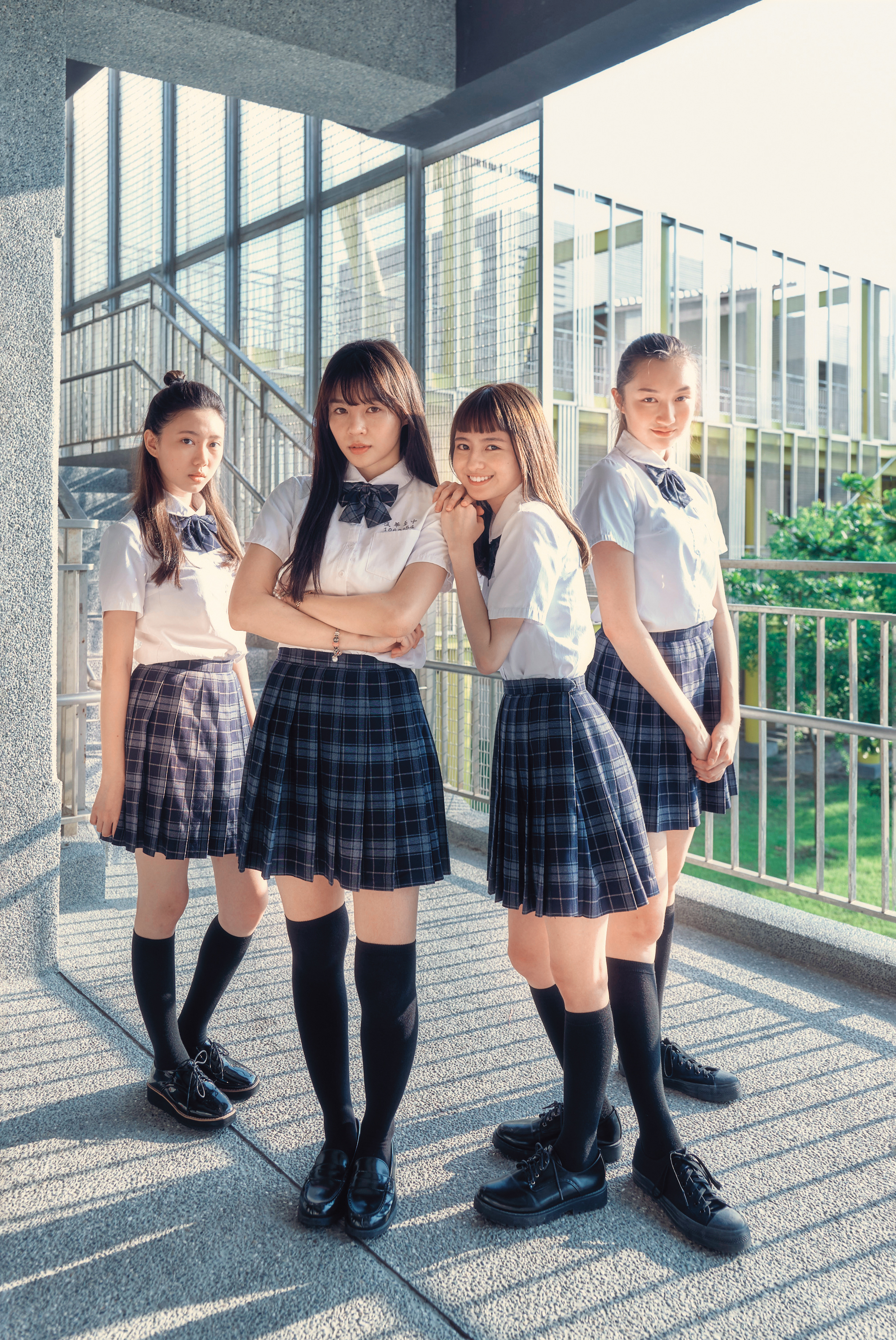 2021年鄧雨忱（左一）曾在電影《哈囉少女》演出，該片描述校園霸凌故事。（鄧雨忱提供）