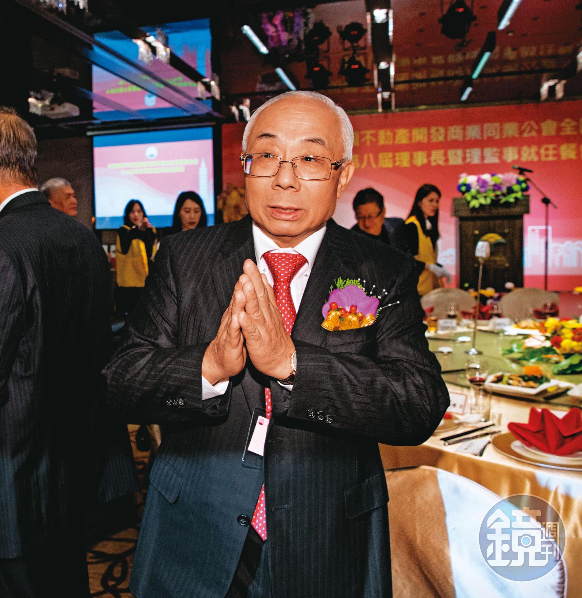 全國不動產開發公會理事長楊玉全砲火猛烈,直批政府不給小建商留活路,要看到有業者倒下才甘願。
