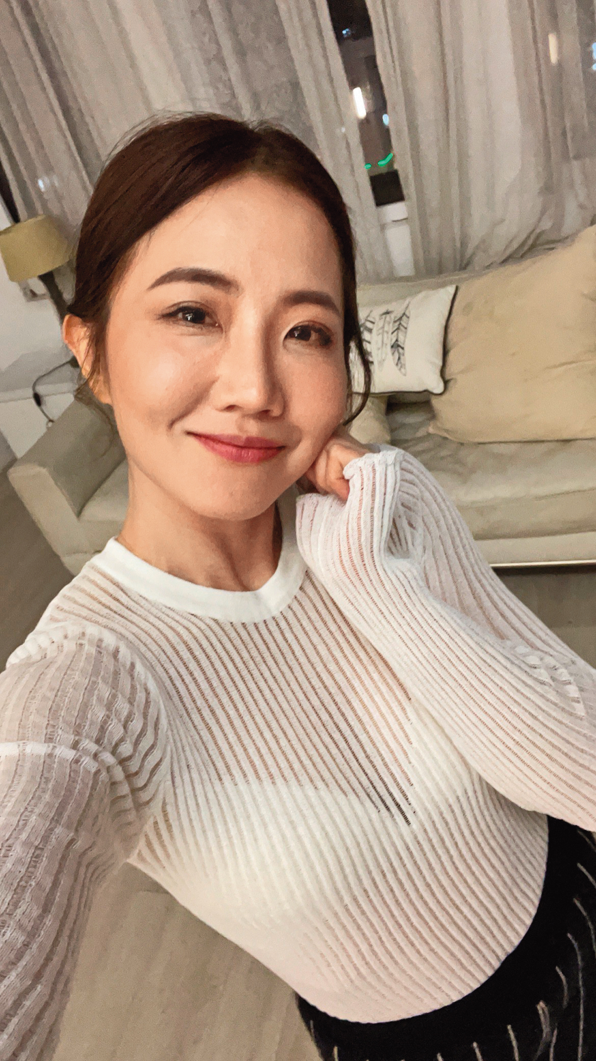 在拍照現場，謝忻還曾自拍留作紀念。（謝忻提供）