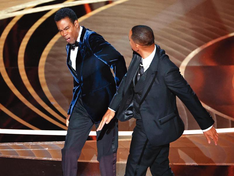 威爾史密斯上台打Chris Rock出氣，影帝獎座可能會被收回。（東方IC)