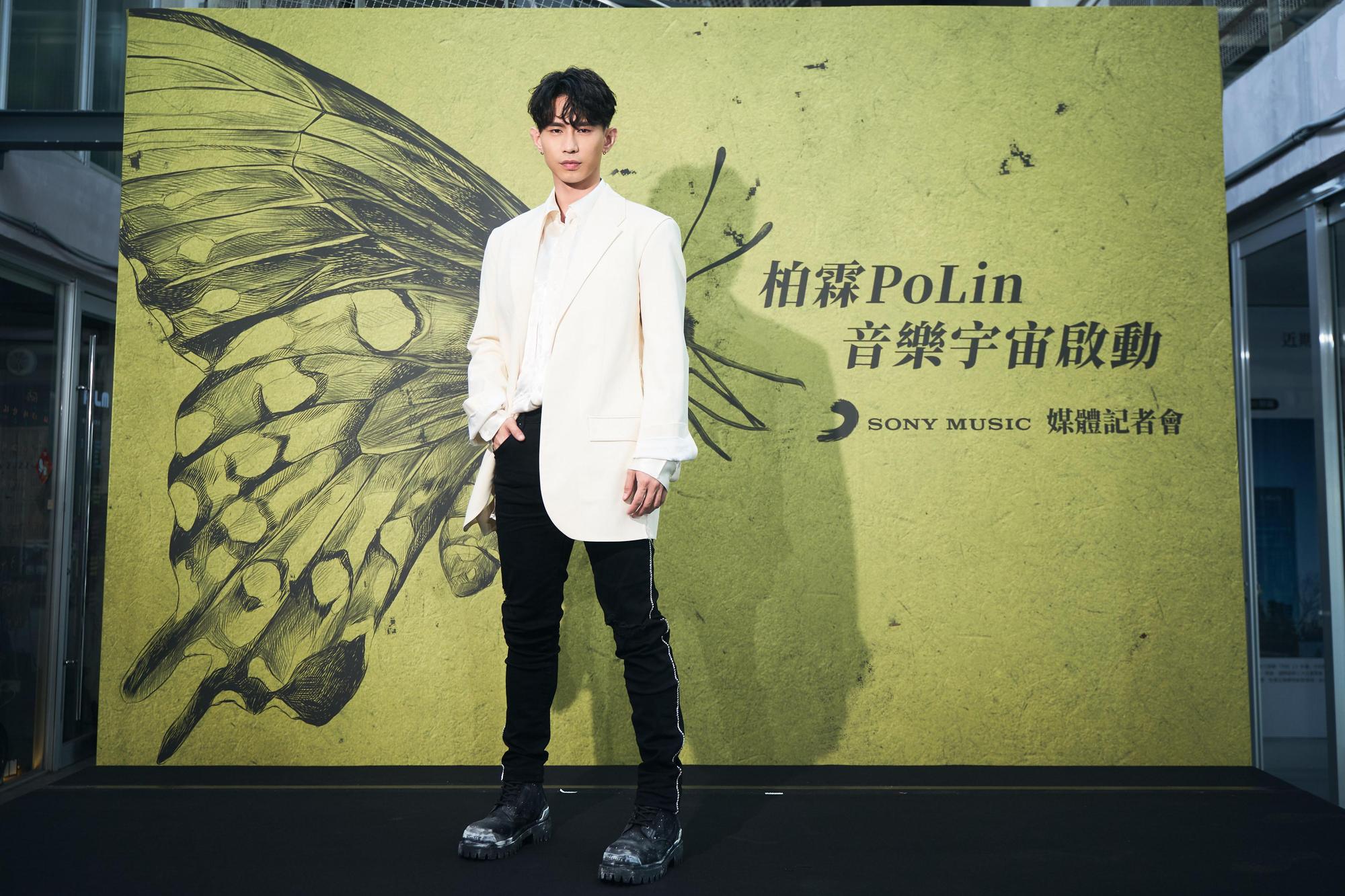 實力創作新人柏霖PoLin先聲奪人,選秀節目展冠軍實力後M,「柏霖PoLin音樂宇宙」也正式啟動。(索尼音樂)