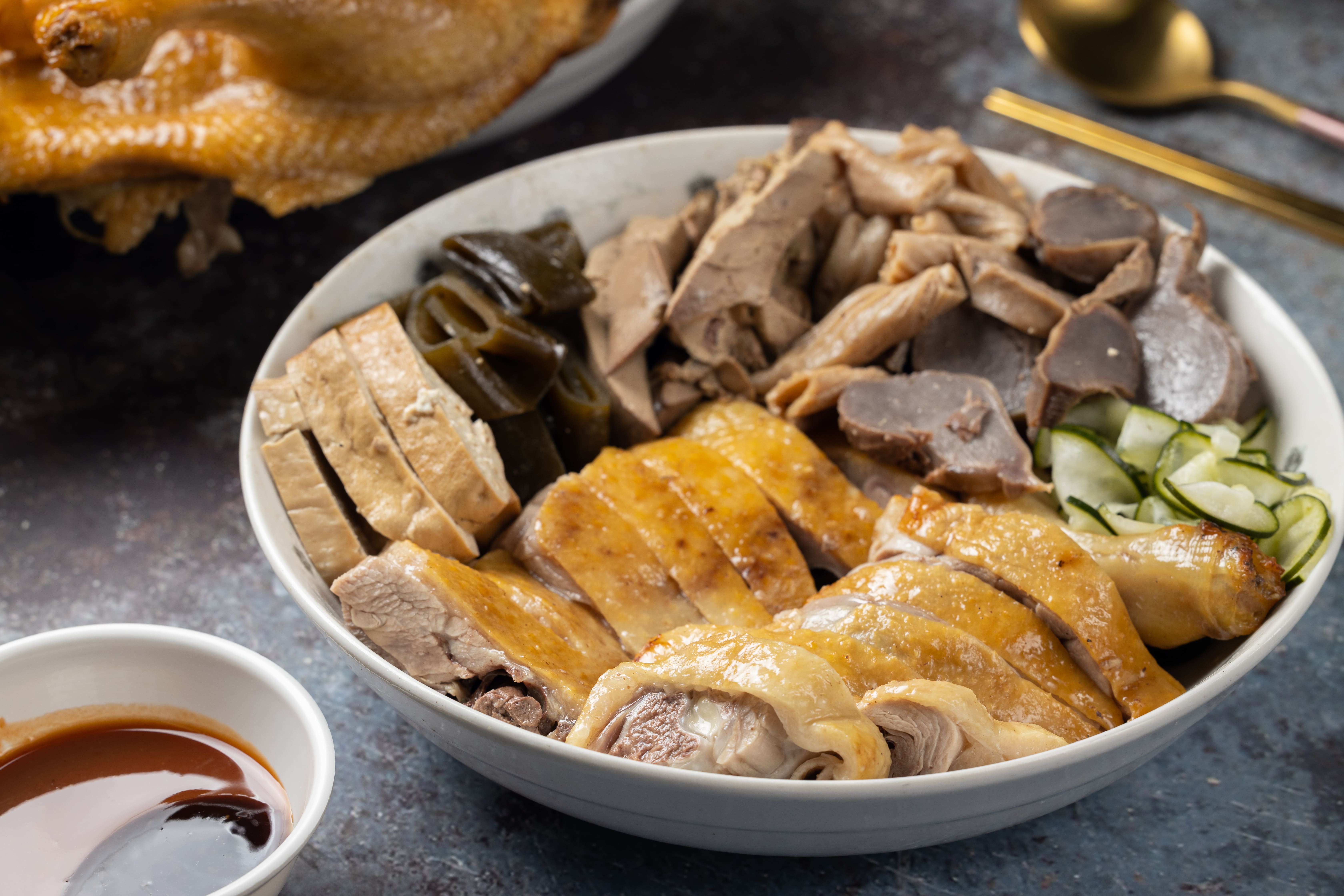 在新竹，很有機會一家店就能吃出一隻鴨的全貌。