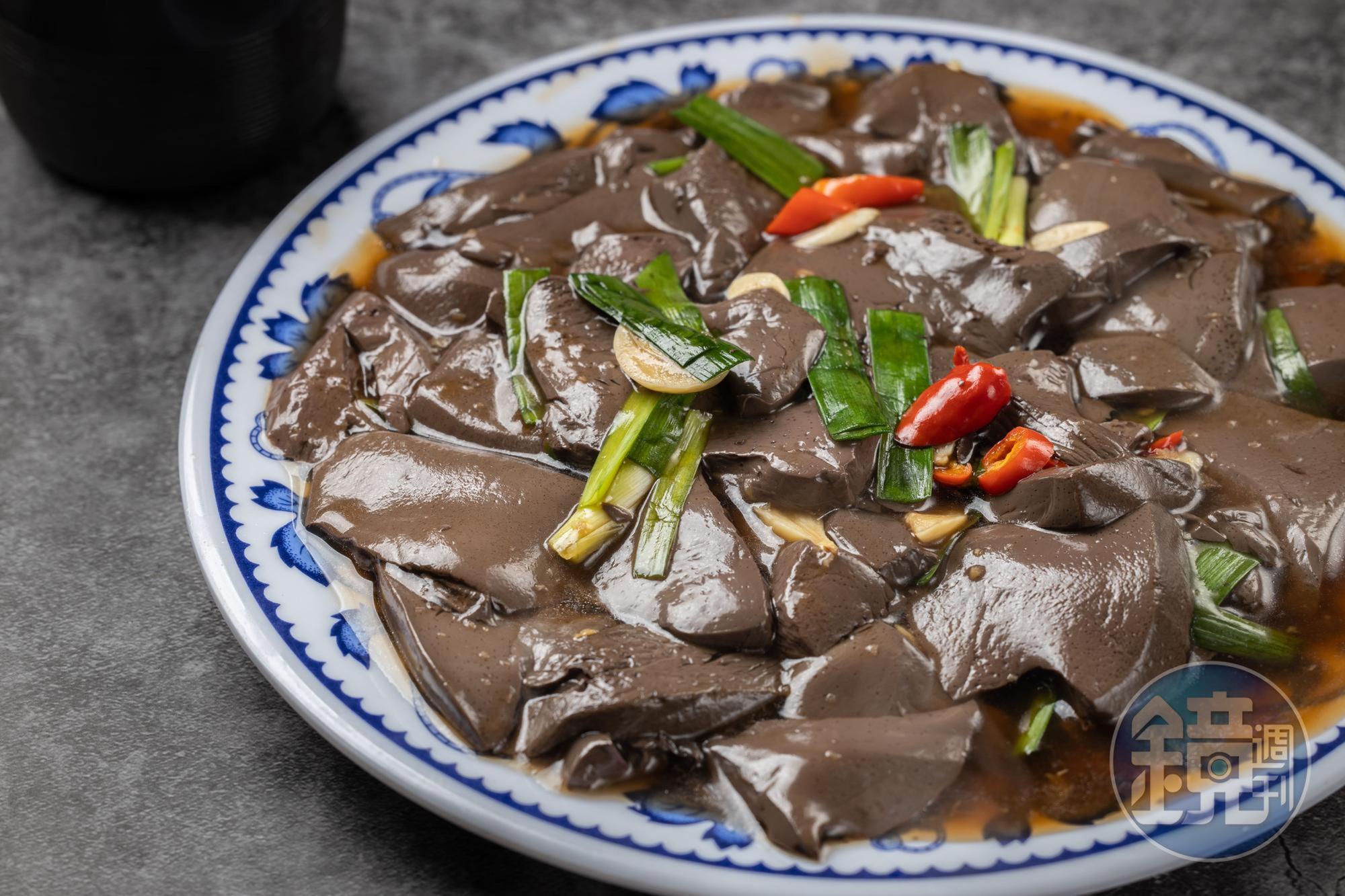 令人愛不釋口的「炒鴨血」醋香十足好下飯。（75元／份） 