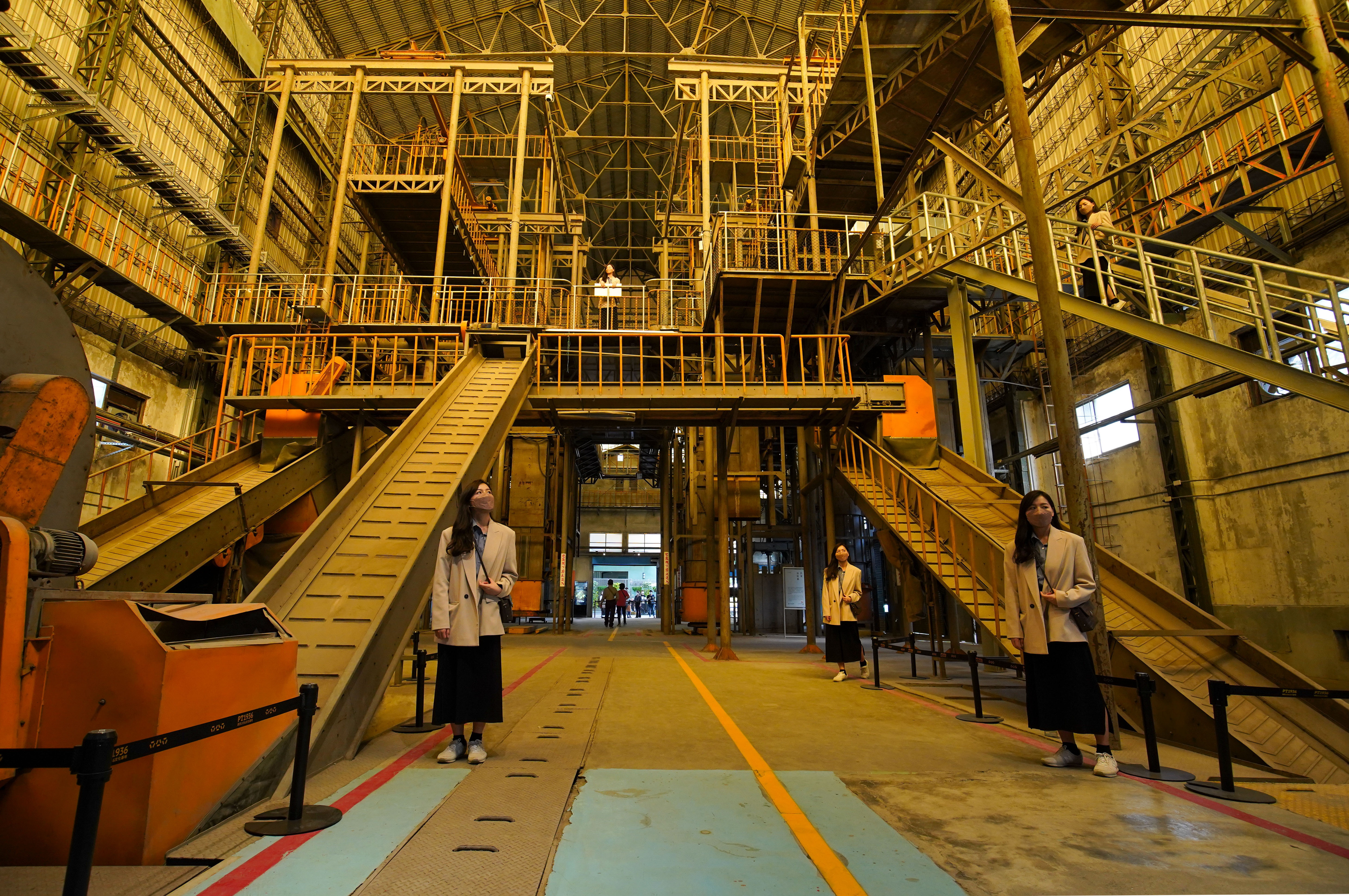 「屏菸1936文化基地」前身為屏東菸葉廠，設立於1936年，原名為「屏東支局菸草再乾燥場」。