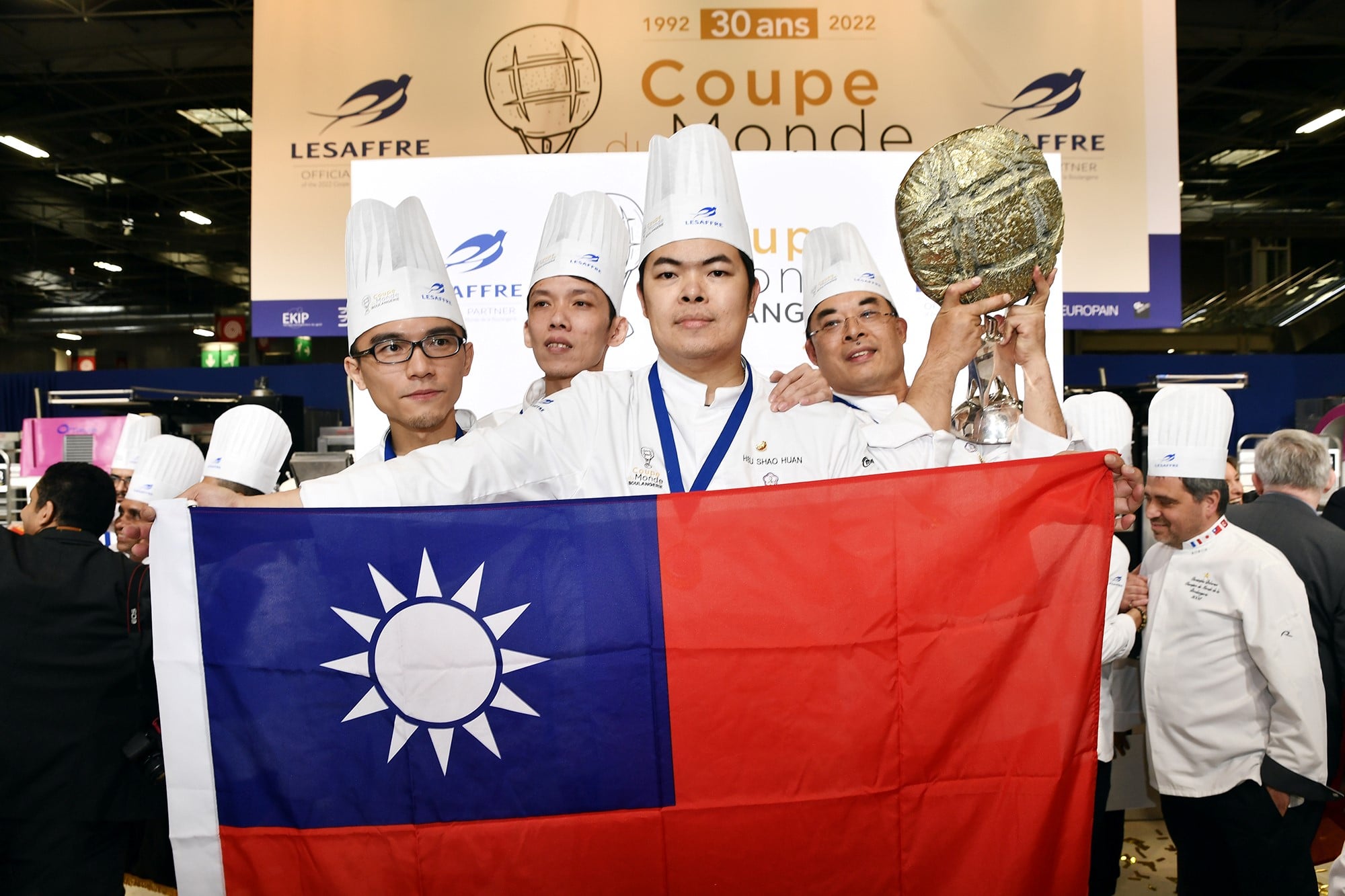 台灣代表隊首次在有「烘焙界奧林匹克」之稱的「路易樂斯福世界盃麵包大賽」奪下團體賽冠軍。（圖取自Coupe du Monde de la Boulangerie官方臉書© Frédéric Vielcanet）