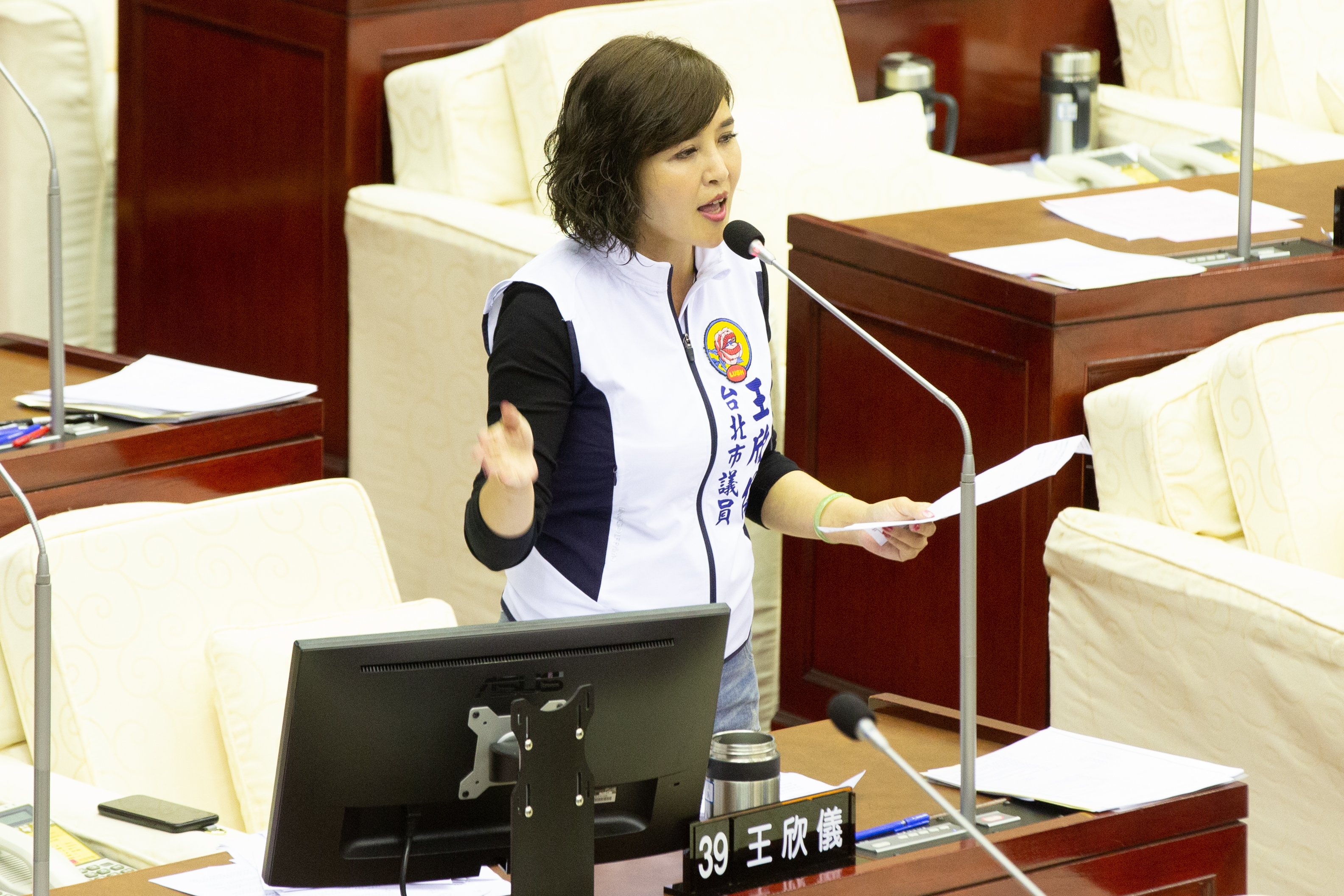 王欣儀對外證實此事,並強調這位助理平常乖巧又書生樣,在地方活動時受許多婦人歡迎,平時也無異狀。(本刊資料照)