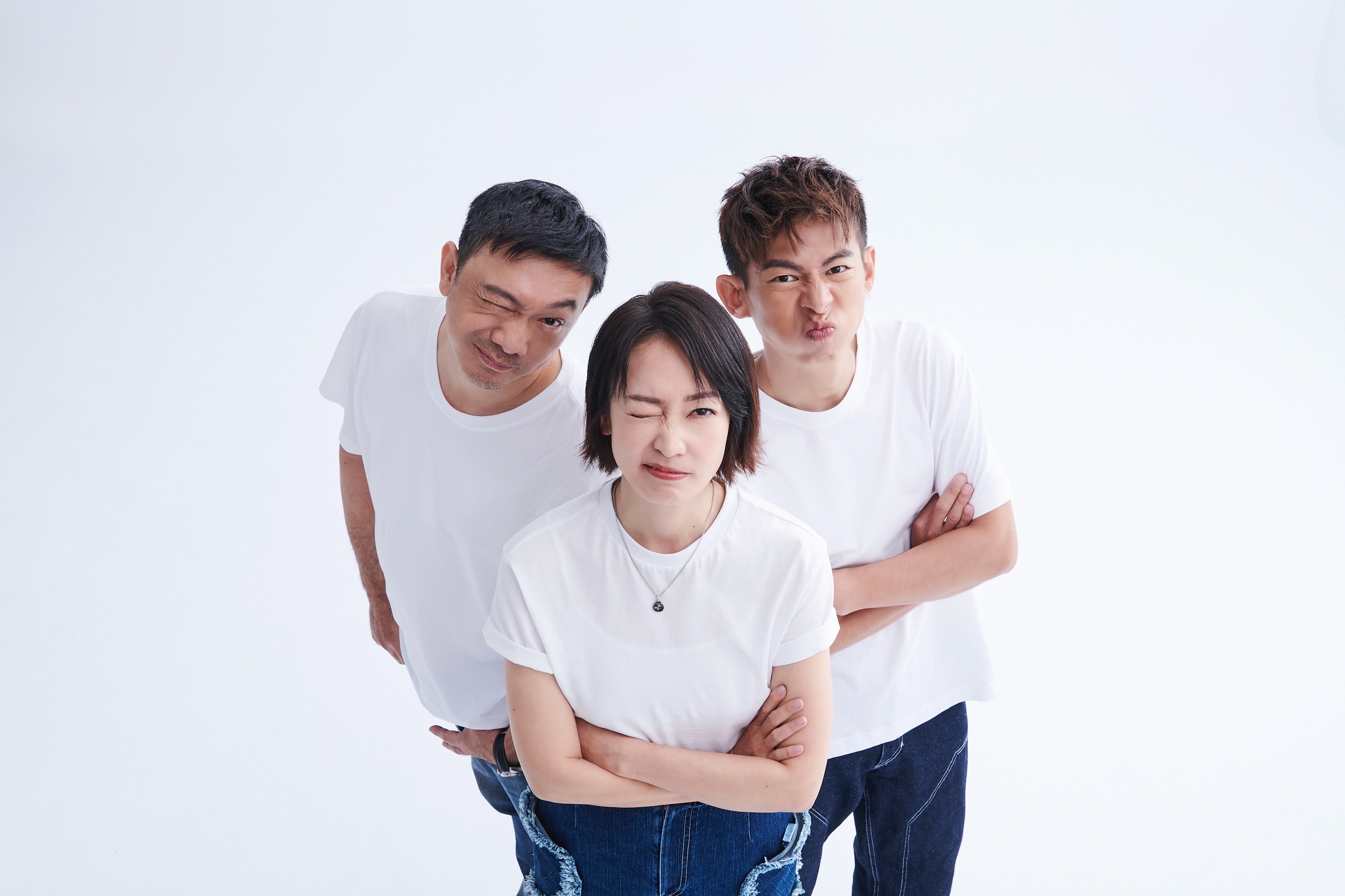 《百事可問》YT頻道節目開播由潘慧如、潛水教練依庫森及黃信堯導演打頭陣。（球狀星團提供）