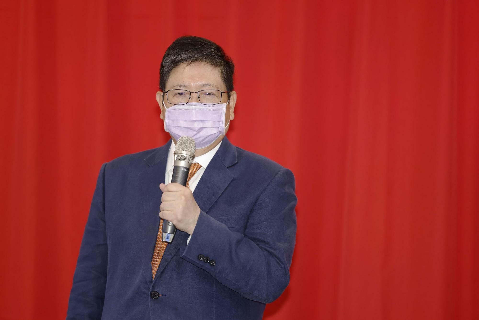 新竹縣長楊文科說，清華大學針對精準、智慧醫療成立學士後醫學系，正是關鍵時刻。（清華大學提供）
