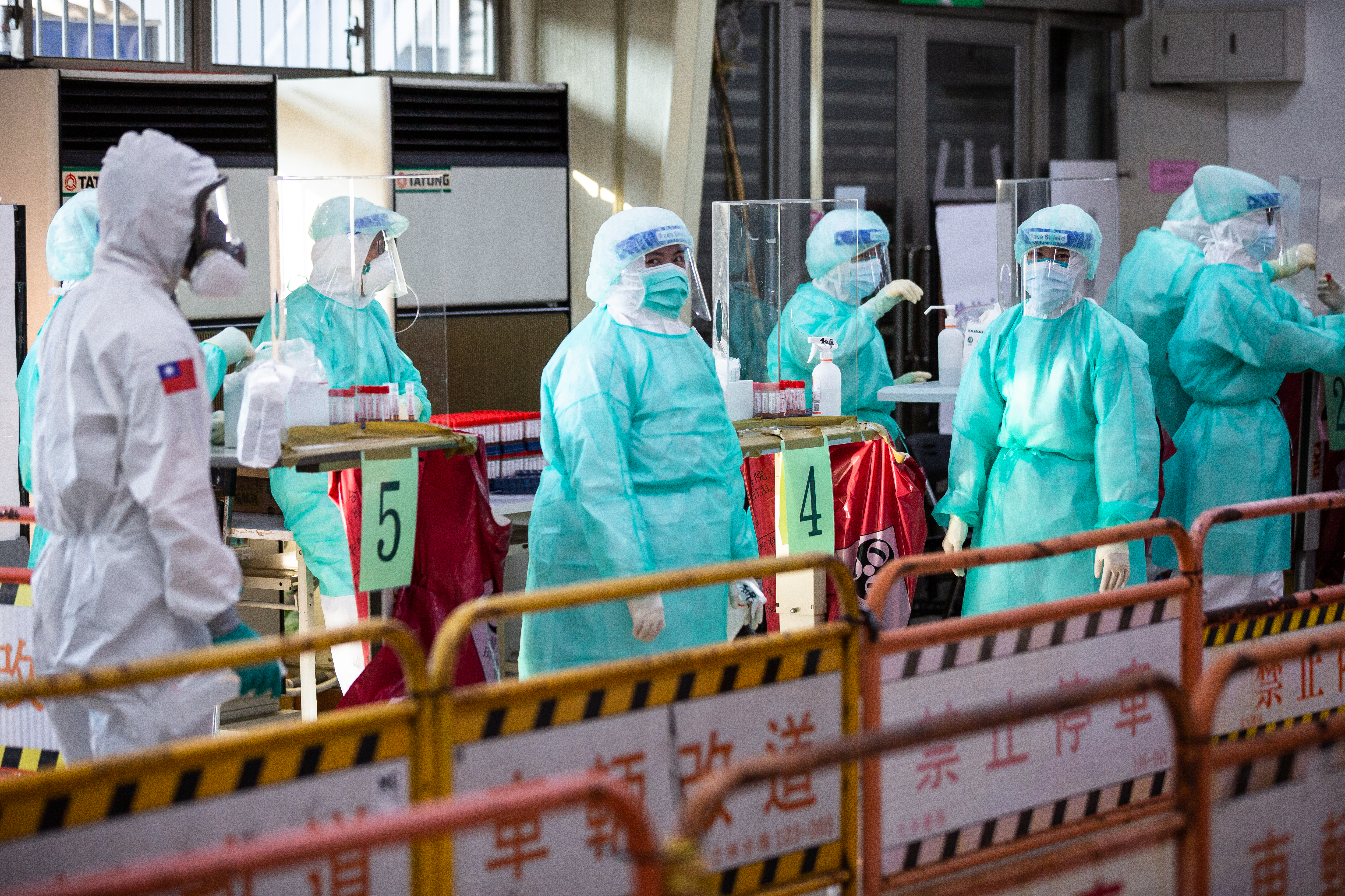 國內COVID-19疫情持續多點延燒，今日陸續傳出有多例確診。（本刊資料照）