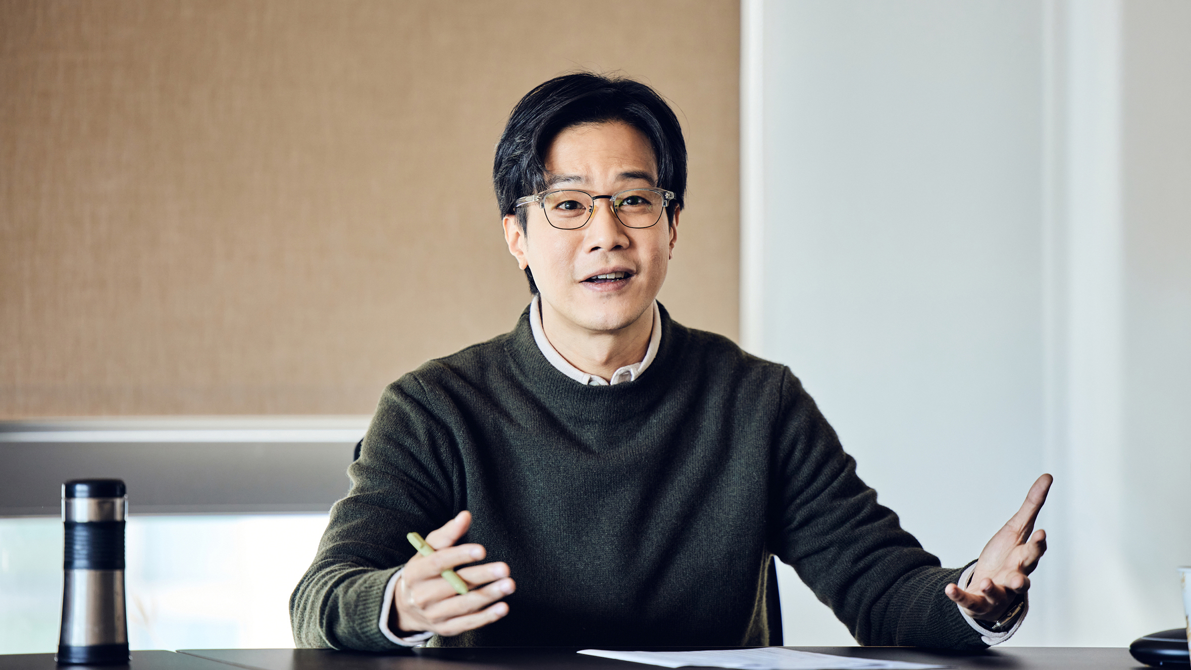 戲路超寬的薛仕凌難得在戲裡演暖男。(愛奇藝國際站提供)