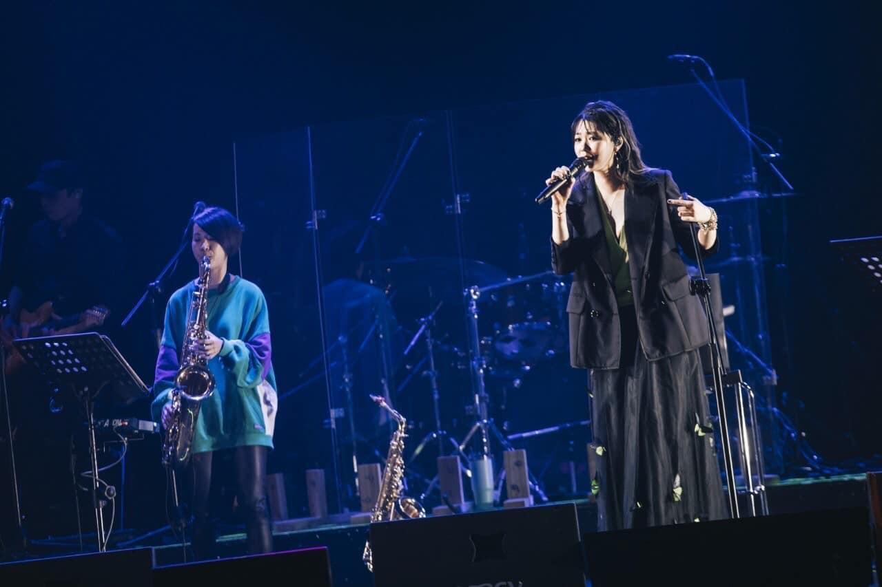 金曲歌后曹雅雯在記者會上承認自己是雙性戀。(翻攝曹雅雯臉書)