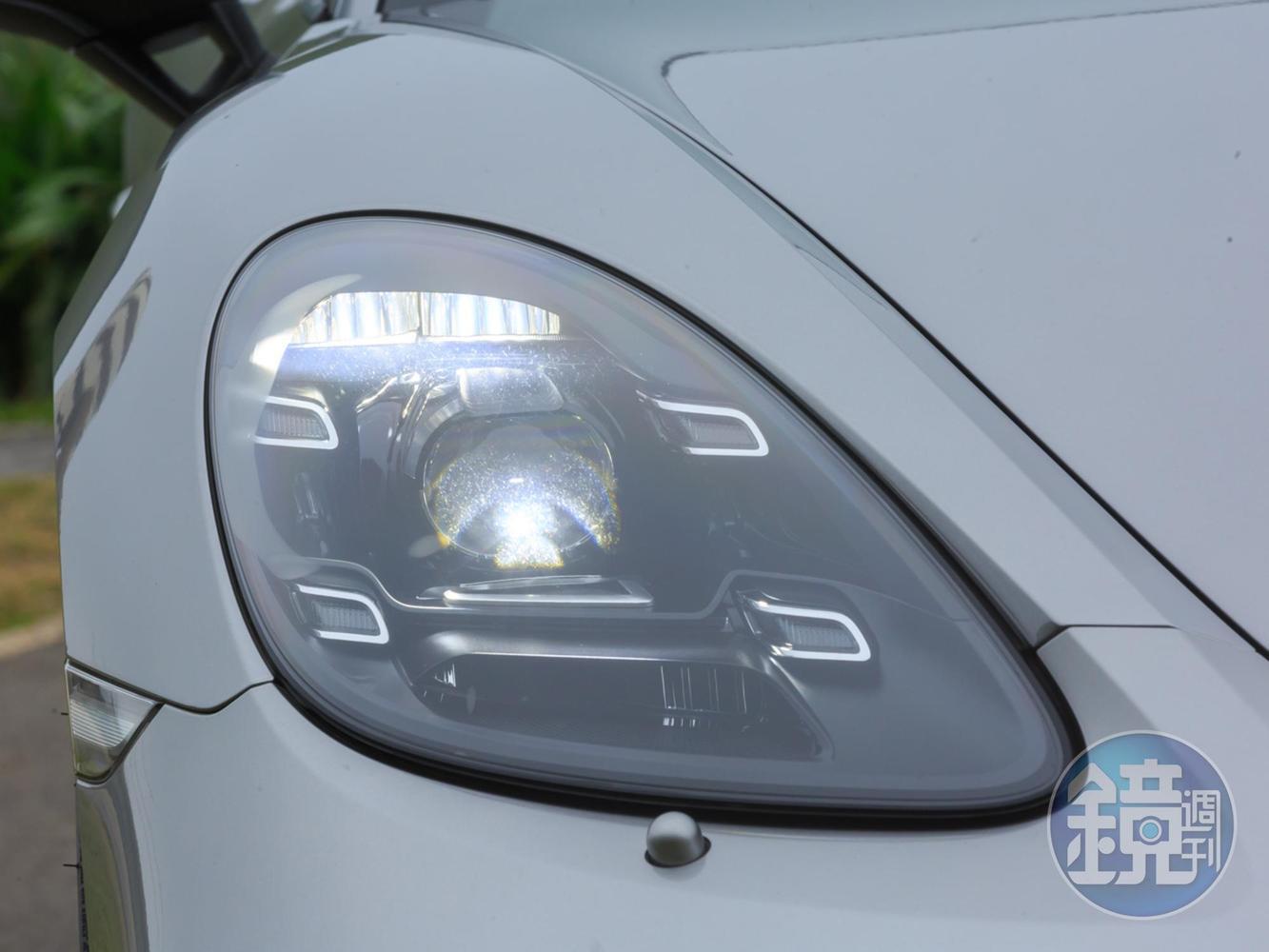 試駕車選配保時捷動態照明升級系統（PDLS Plus）。