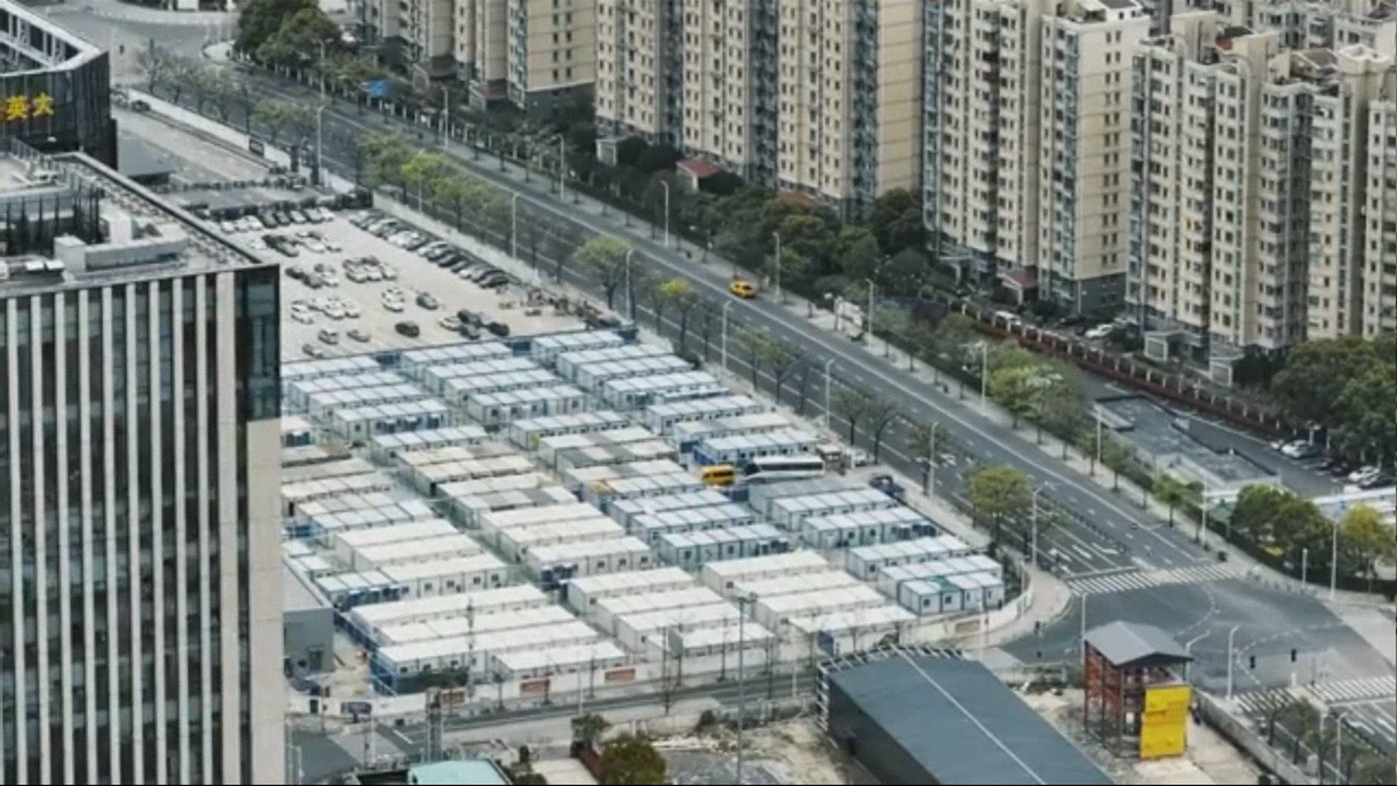 上海近日疫情再起，繼分區封控後官方宣布採取「全域靜態管理」。（翻攝自微博）