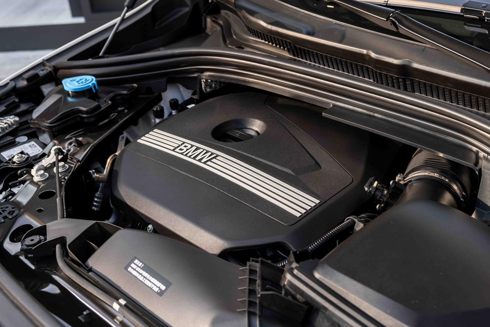 48V高效複合動力科技首次導入於全新BMW 2系列Active Tourer中，給予駕駛者兼具性能與節能的駕馭體驗，穿越都市郊野展開玩趣無限的生活旅程。