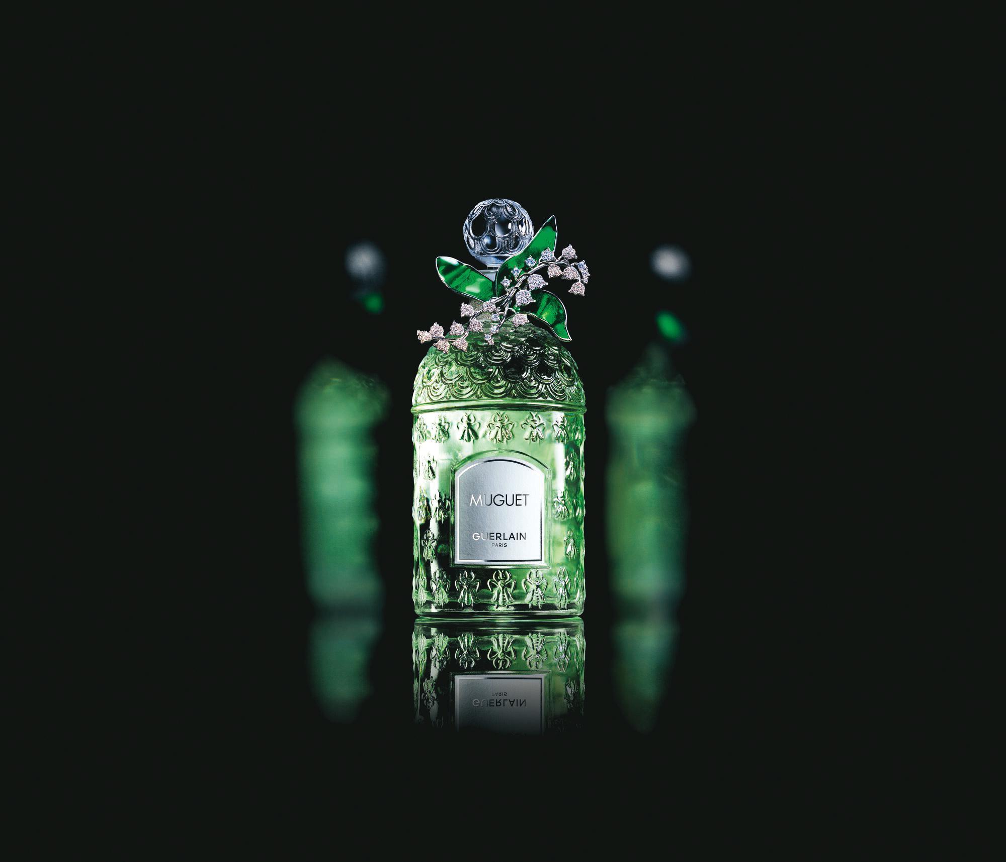 春日饗宴鈴蘭淡香水碧卉鑽飾蜂印瓶125ml+20ml旅行噴霧瓶 NT$25,900（法國嬌蘭提供）