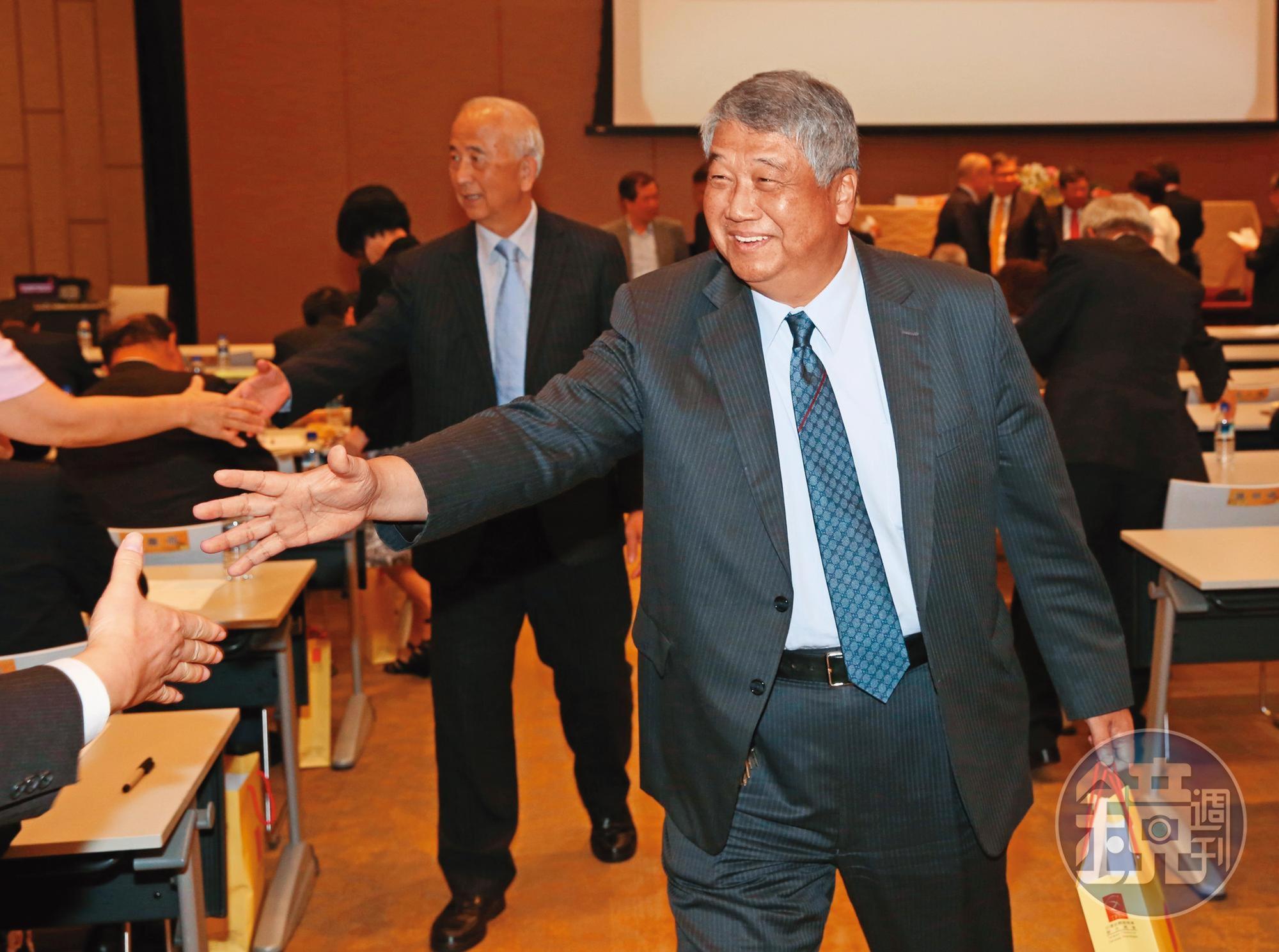 陳俊宏認為現在證券業法規限制仍較國外多，希望能爭取市場擴大。