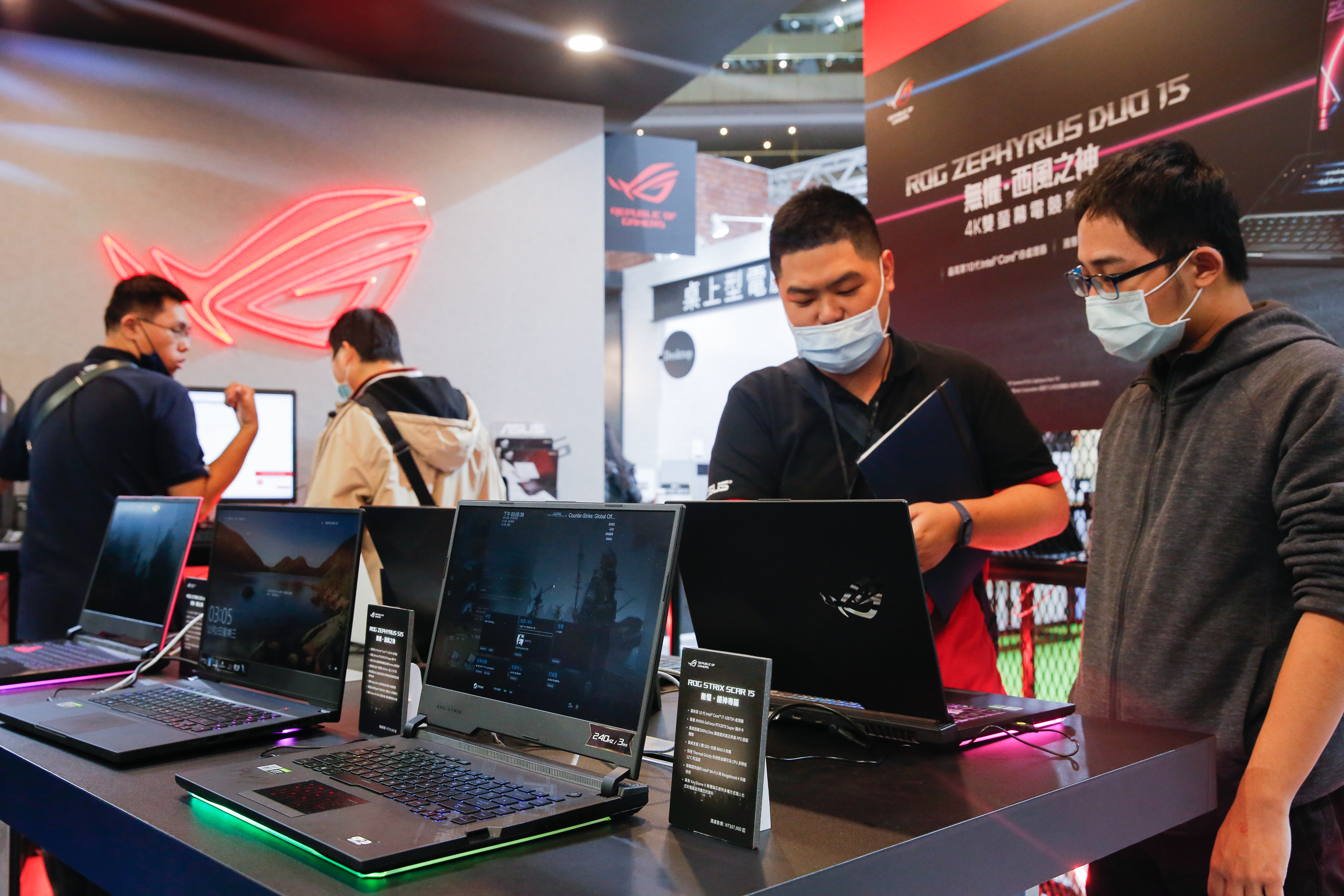 電腦及周邊設備的仁寶、華碩、廣達等，經常被選入高股息ETF成分股中。