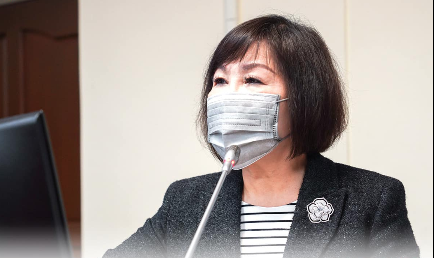 立委呂玉玲等16名藍委共同提案，要求衛福部盡速通過修法，降低二手菸危害。（翻攝自呂玉玲臉書）