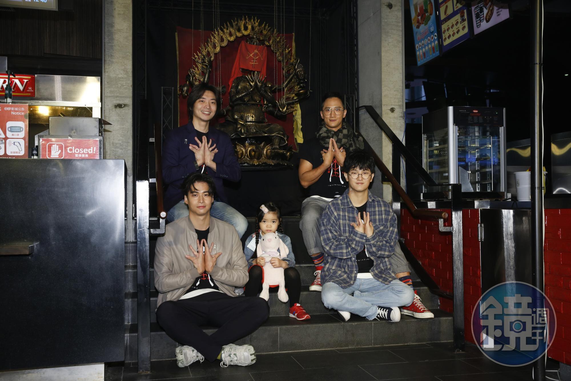 電影《咒》票房破億,導演柯孟融率演員高英軒、林敬倫、阿Q、黃歆庭請出「大黑佛母」本尊出現。
