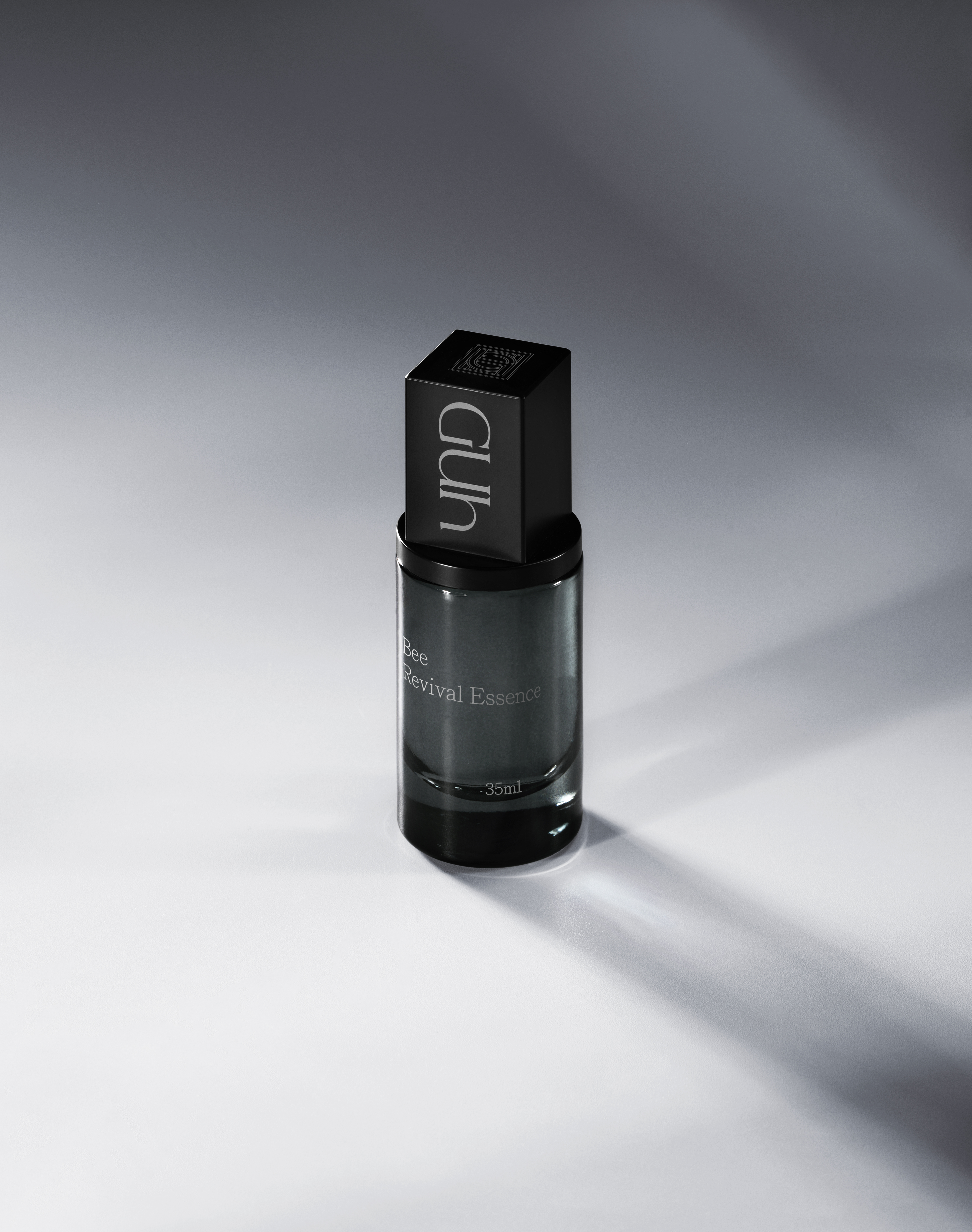 賦活蜂精萃 35ml NT$2,180 GUH。(GUH提供)
