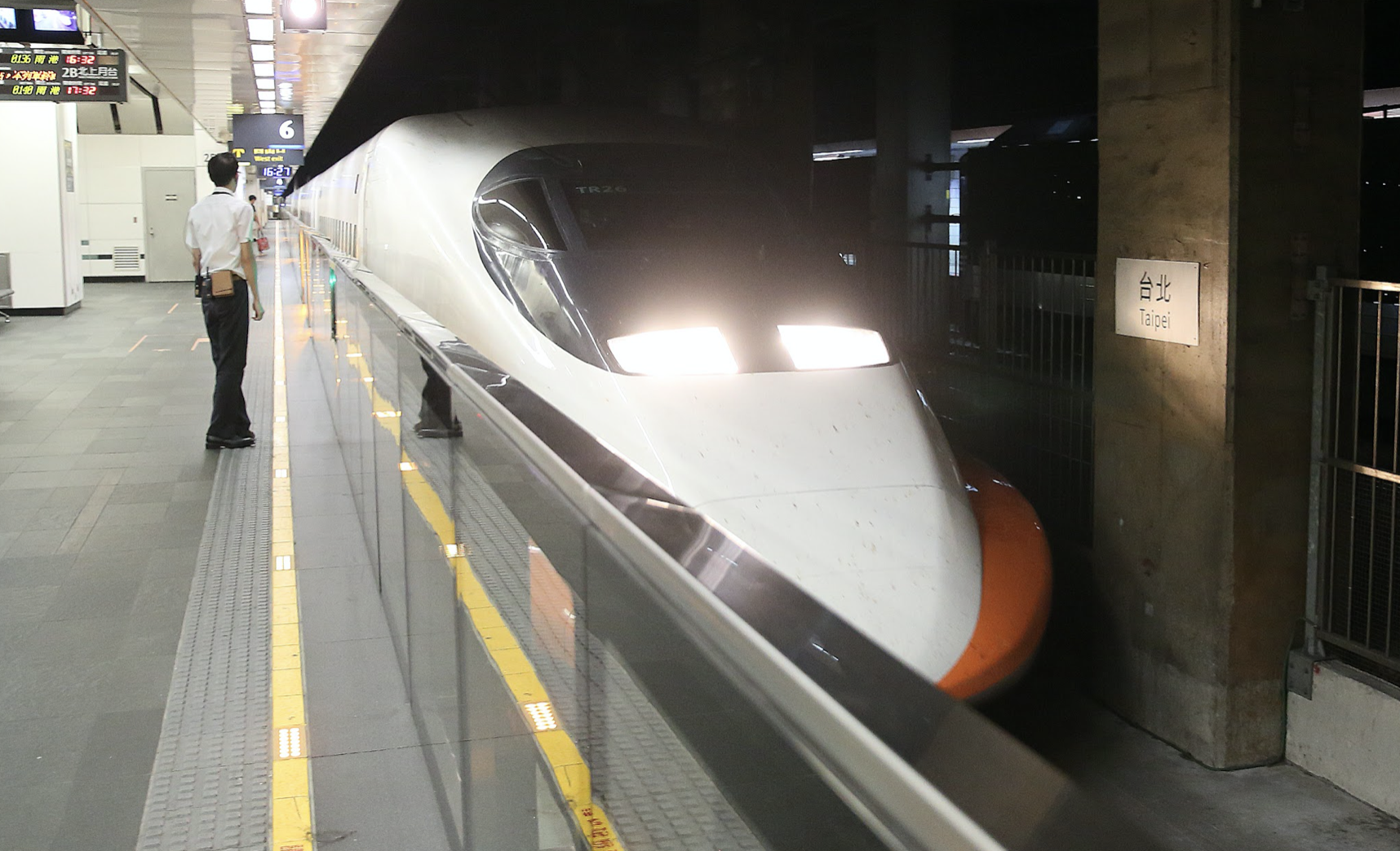 高鐵提前至22:40順利恢復通車，並於今晚22:40、23:00自左營各開一班列車往南港。（資料照）