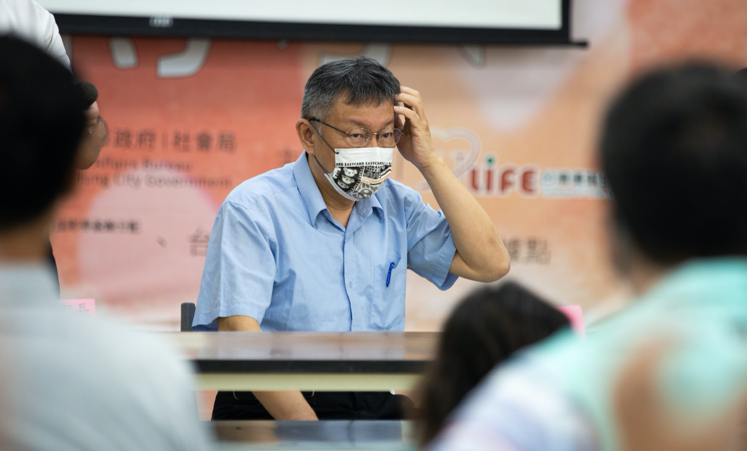 台北市長柯文哲近日數度被爆在公共場合脫口罩開唱，今自曝已去繳3000元罰單。（資料照）