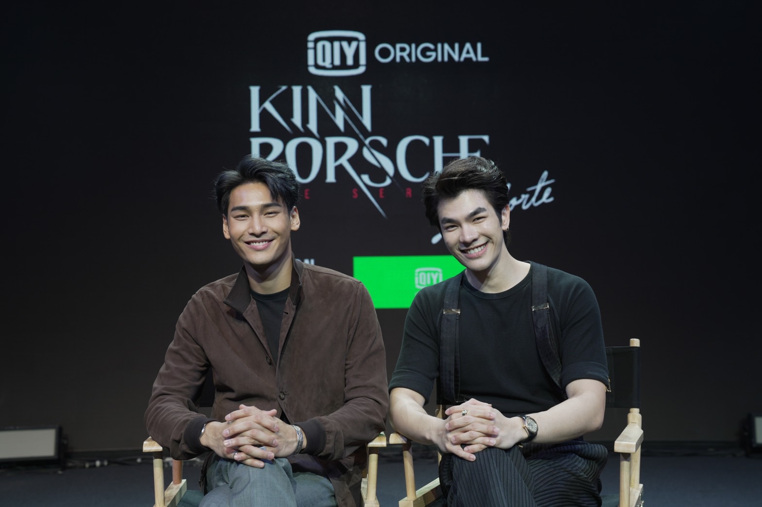 泰星Apo（左）與Mile主演BL泰劇《Kinn Porsche 黑幫少爺愛上我》，台灣即將與泰國同步播出。（愛奇藝國際站提供）