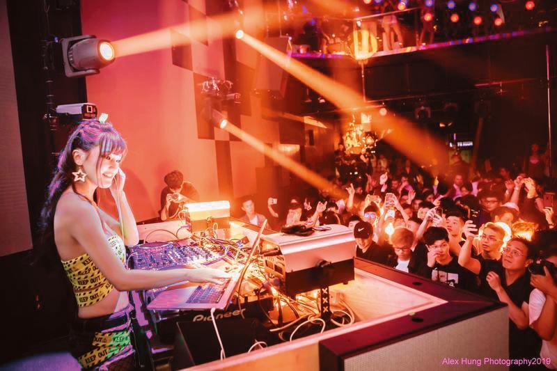 高橋聖子曾來台以DJ身份在夜店表演。(網路圖片)