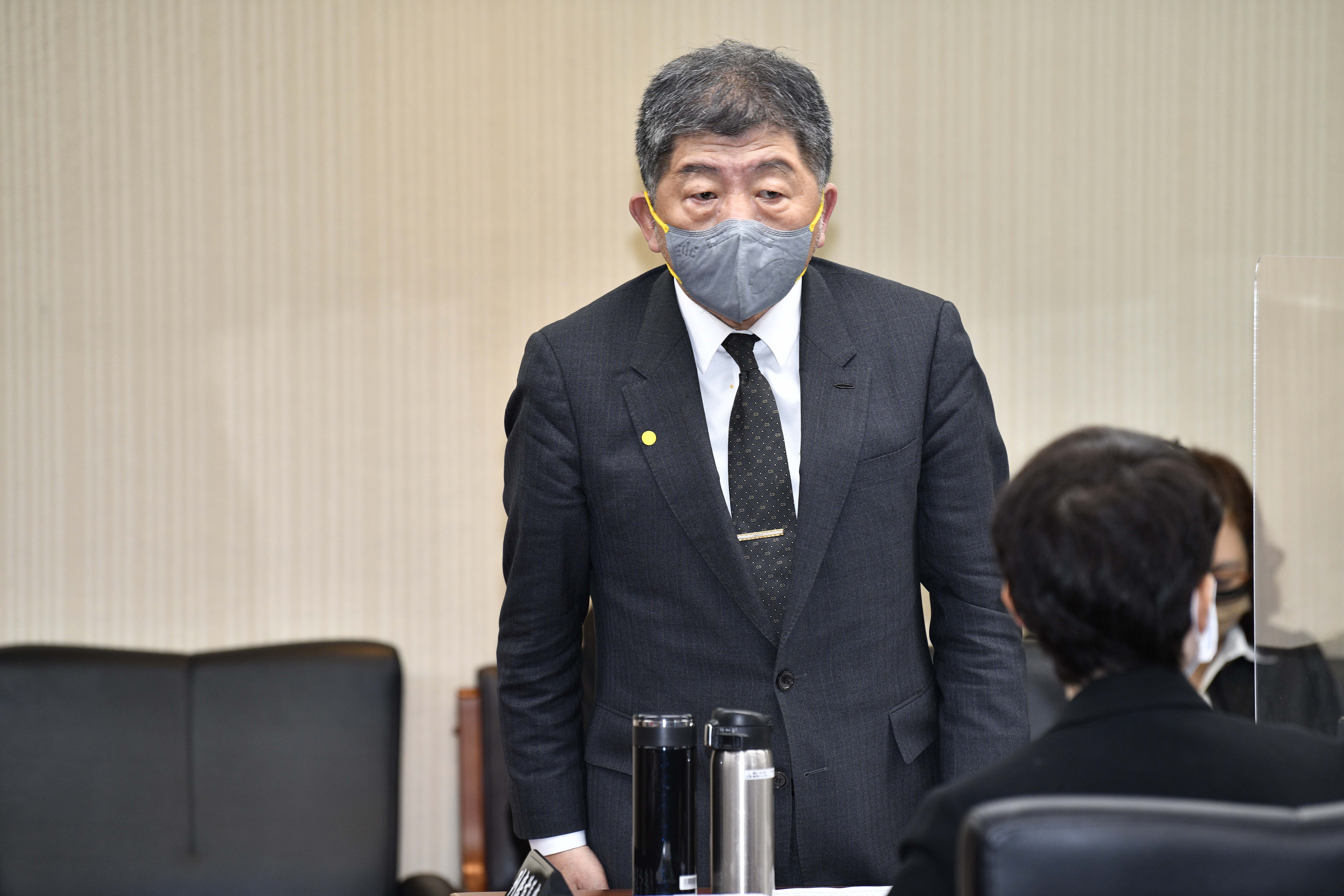 陳時中是民進黨屬意的下屆台北市長人選，這讓清零還是共存增加了許多政治色彩，成了說不清楚，也無法明說的事。