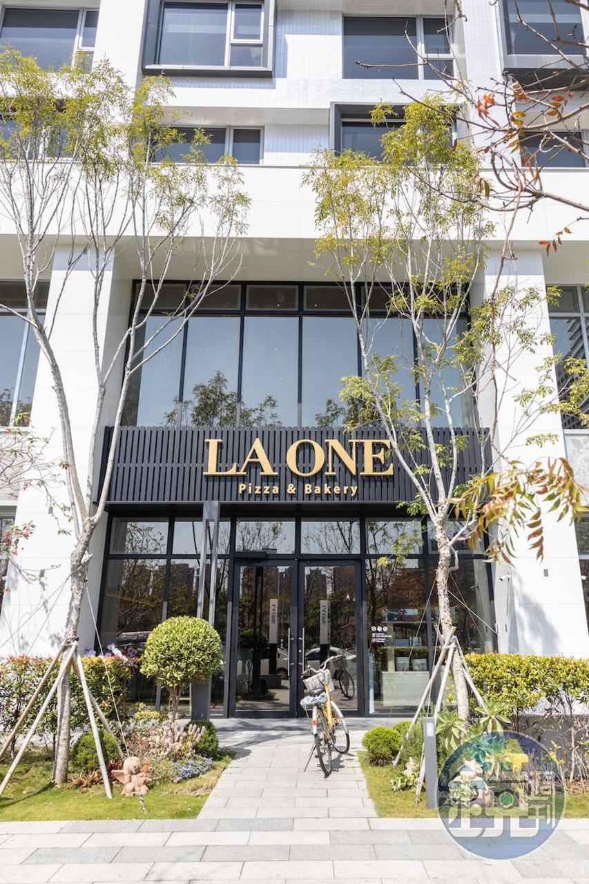 「LA ONE Pizza」是名廚簡天才的最新品牌，菜色融合義法料理，強打手工豹紋披薩。