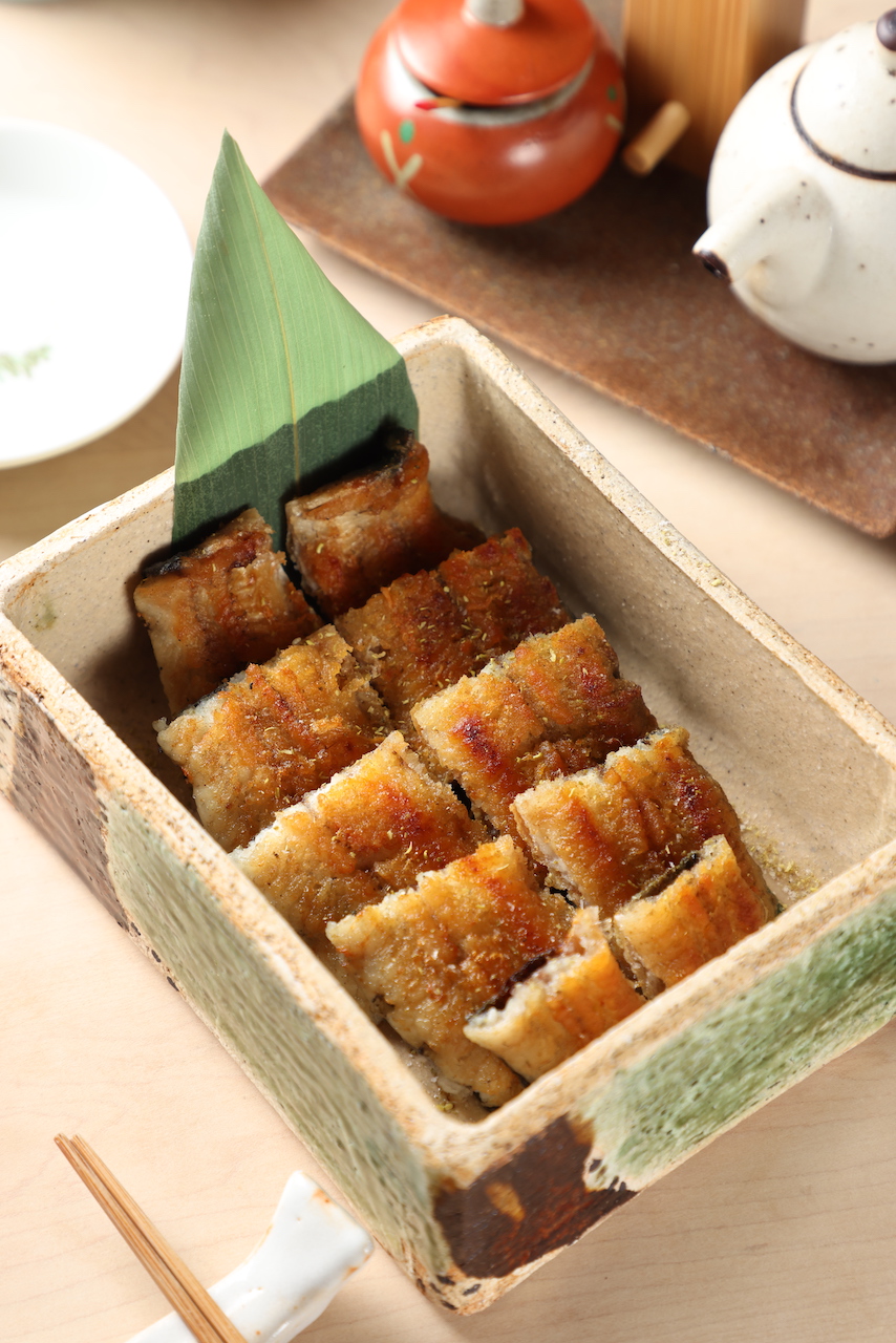 皮酥香脆的「白燒鰻魚」，略帶口感，既粗獷也細緻。（1,000元／份）