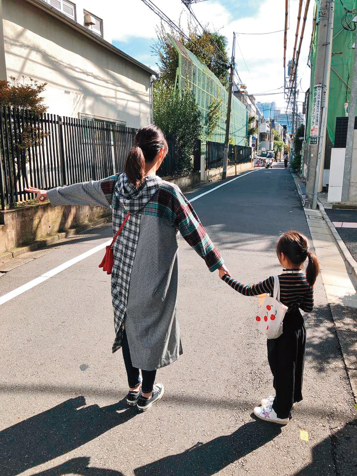 曾愷玹婚後放下演藝事業，全心投入家庭陪伴女兒成長。（翻攝自曾愷玹臉書）