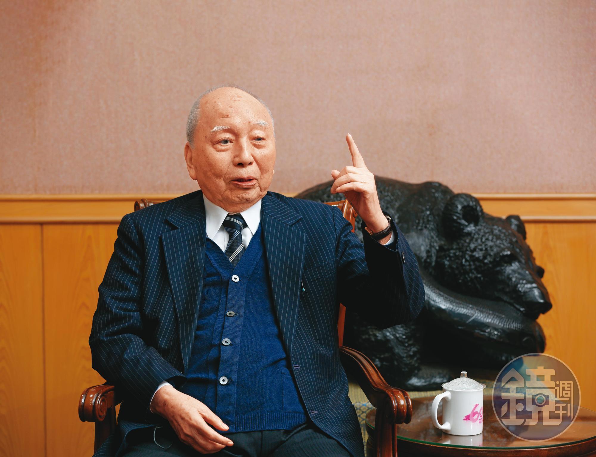 99歲的頴川建忠是民視及味王大股東,由次子主導打官司贏回千億股權。