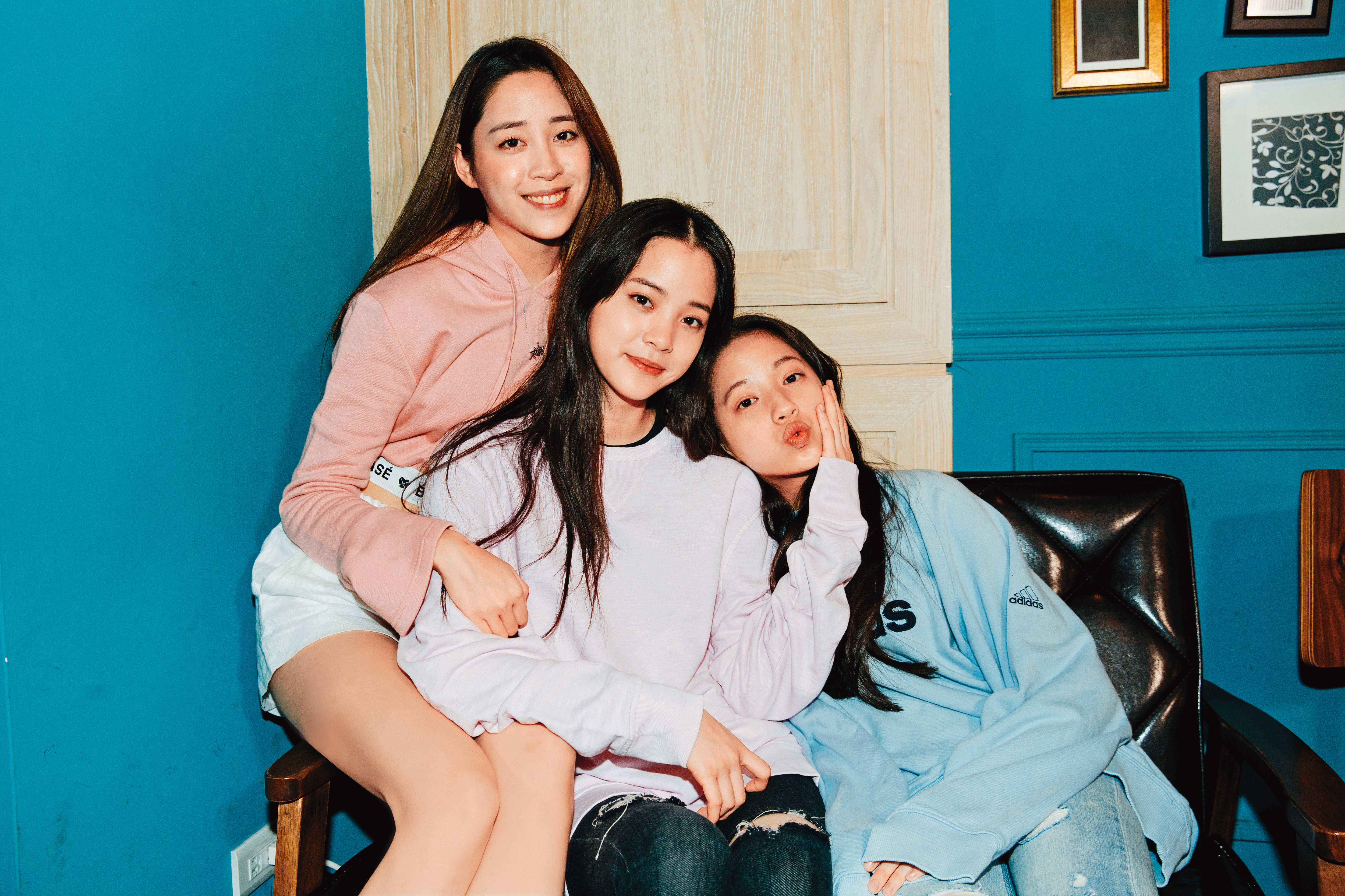 歐陽一家姐妹其實各自戀情都頗精彩，姐姐歐陽妮妮（左起）與歐陽娜娜都跟圈內人交往，歐陽娣娣後來居上也很勵志。