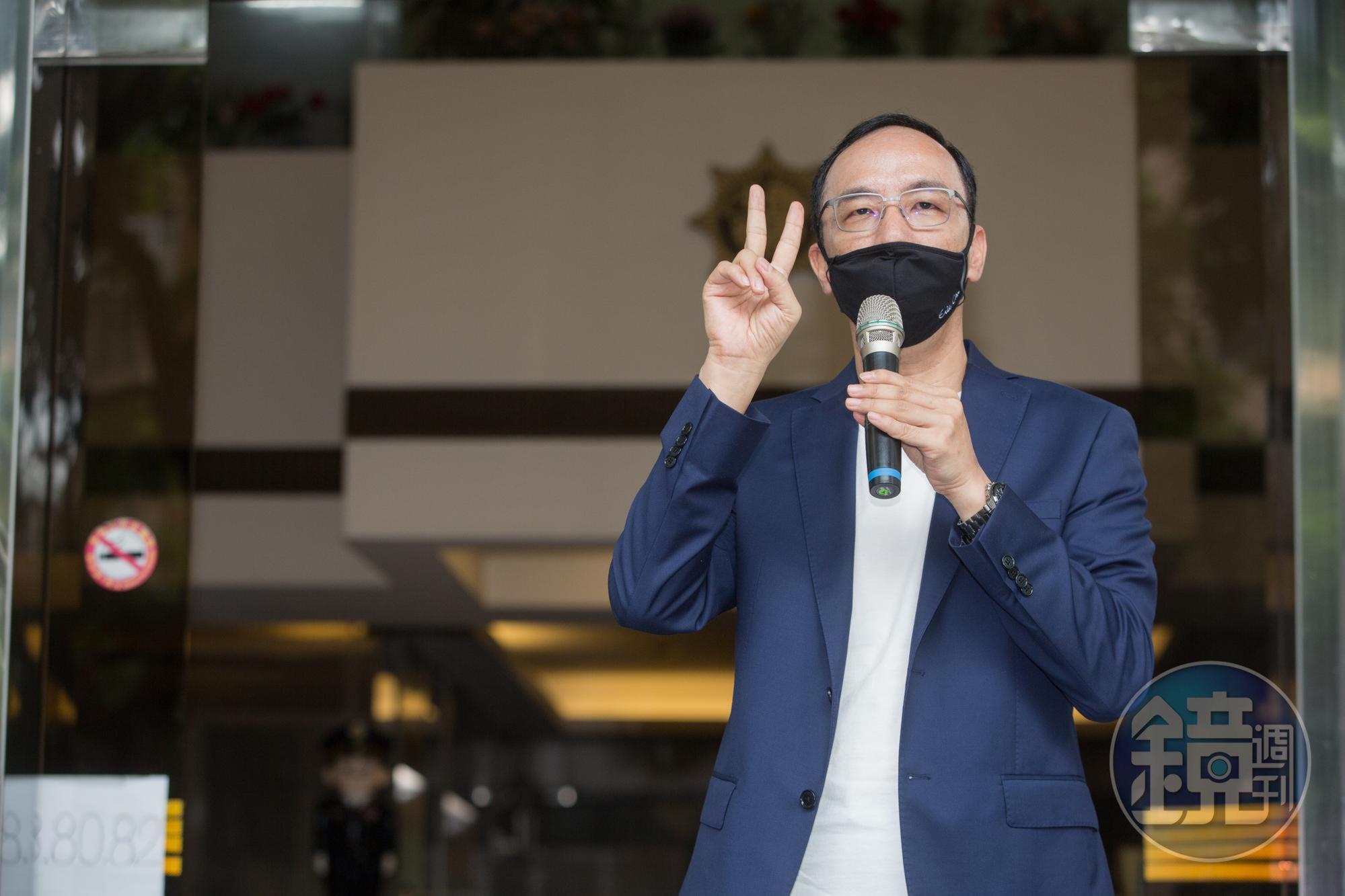 朱立倫被爆料用威逼的方式要羅智強不要參選桃園市長,對此他拒絕回應。(本刊資料照)