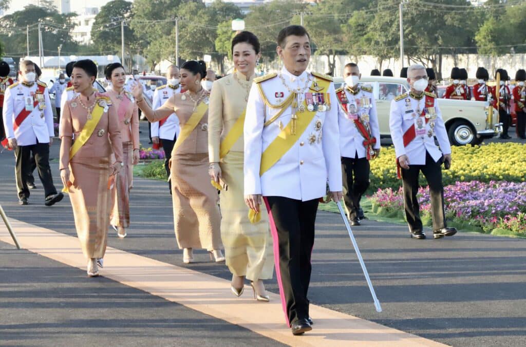 泰國越捷航空的愚人節玩笑被控是在嘲諷泰王（圖），引起保皇派不滿。（翻攝自@thairoyalfamily 臉書）