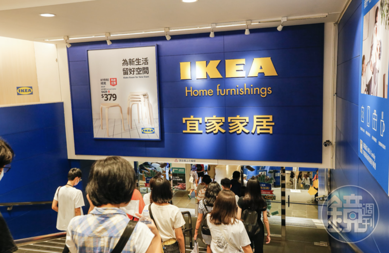 剛失戀的女子到IKEA用餐，看到一對情侶的舉動讓她很羨慕。（本刊資料照）