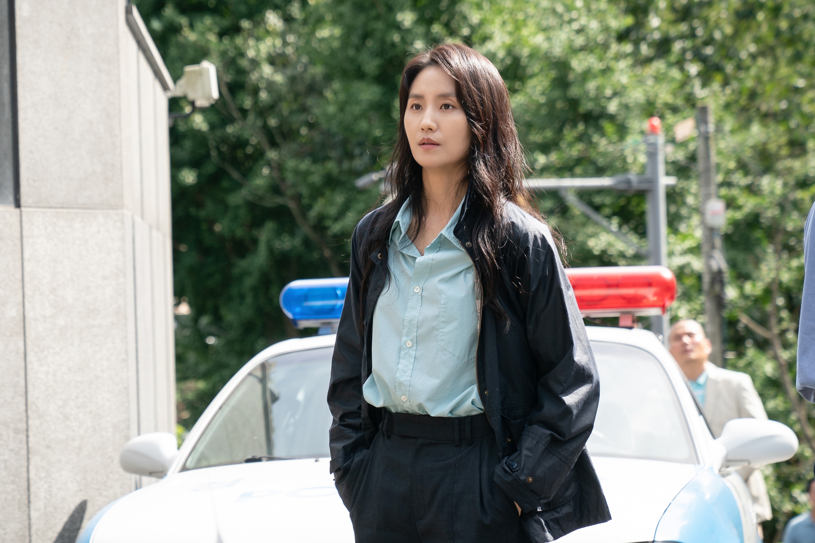 鮮少接演連續劇的金素真劇中飾演90年代少見的女刑警，經常因性別遭到輕視。（愛奇藝國際站提供）