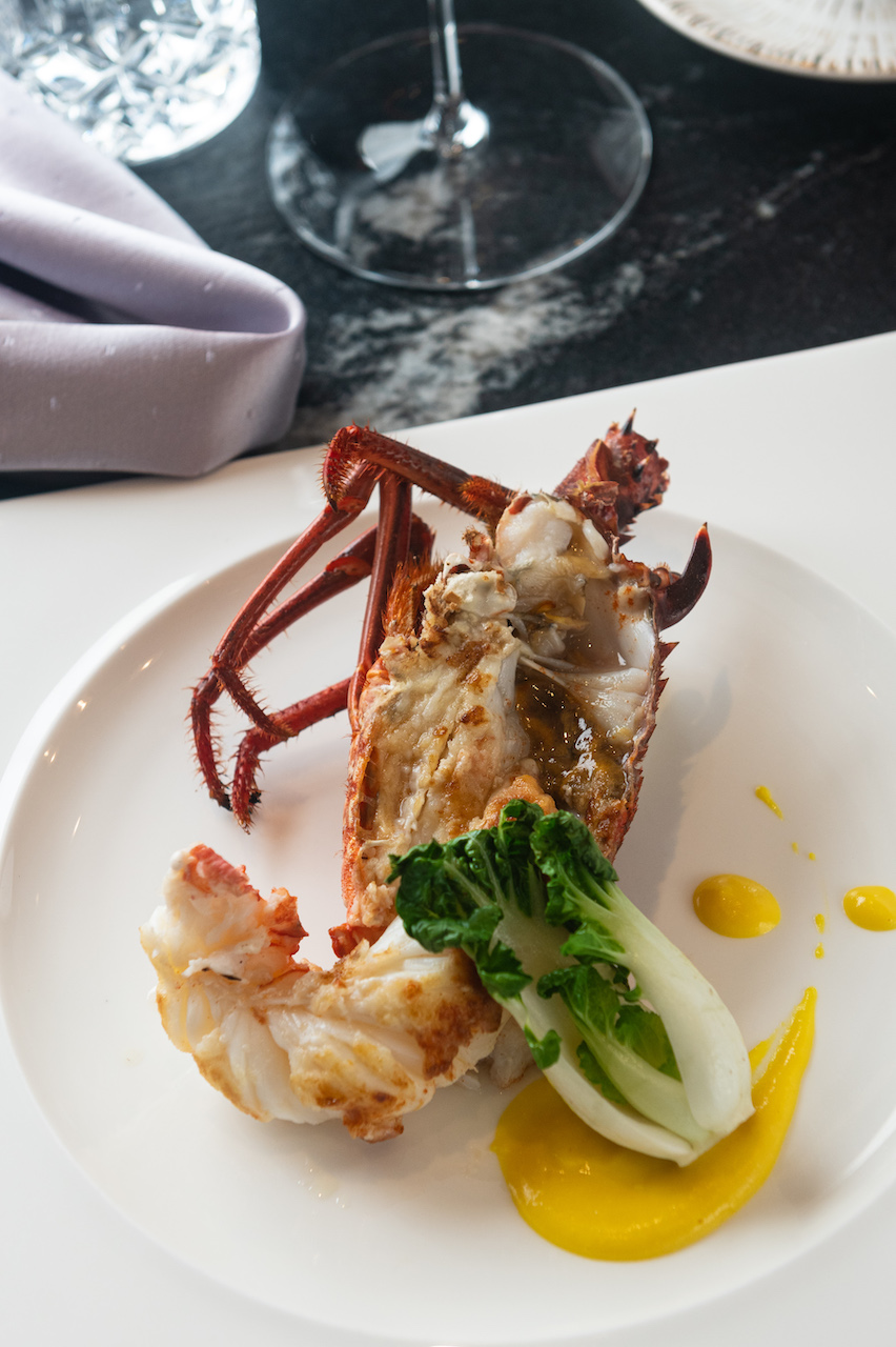「澳洲龍蝦」原味鮮美,肉質彈潤。(焰鐵板燒,3,580元套餐菜色)