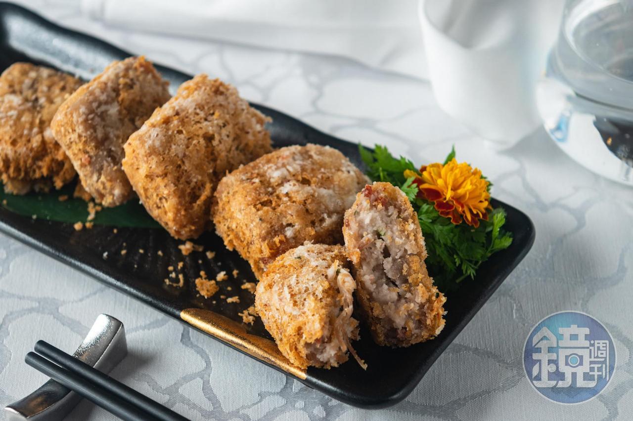 福園招牌菜「芋茸酥鴨方」,外酥內軟,芋香襯托鴨肉厚實的甜味。(360元/1份5入)
